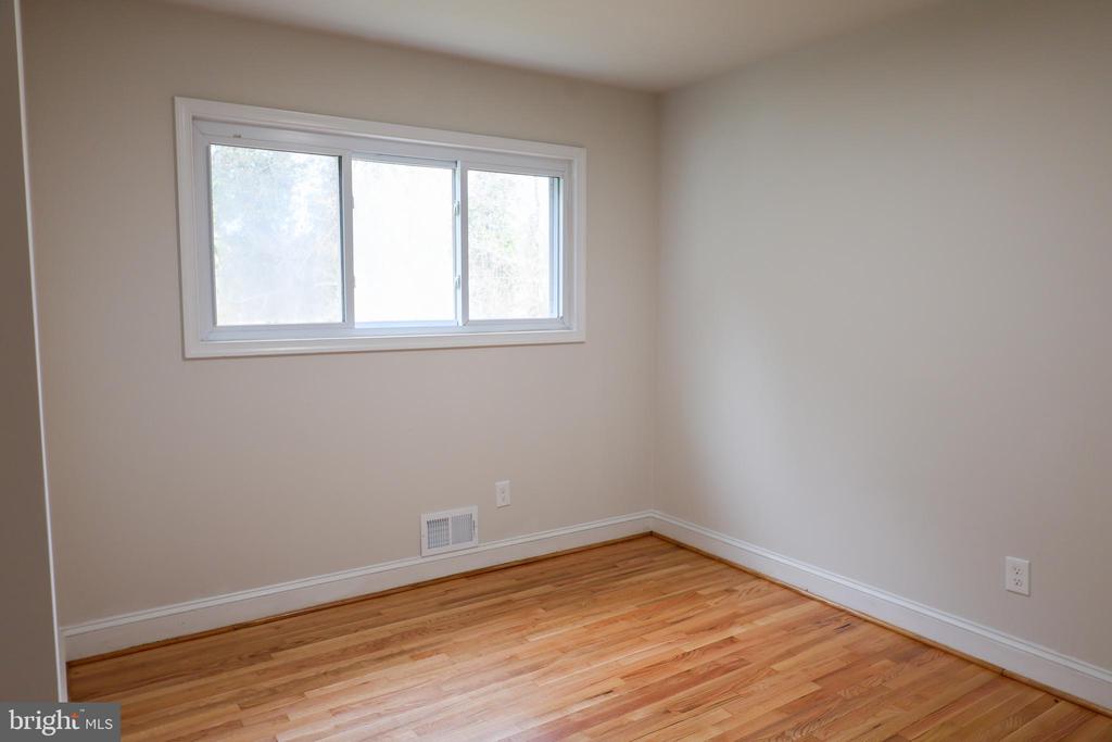 5607 PIER DRIVE