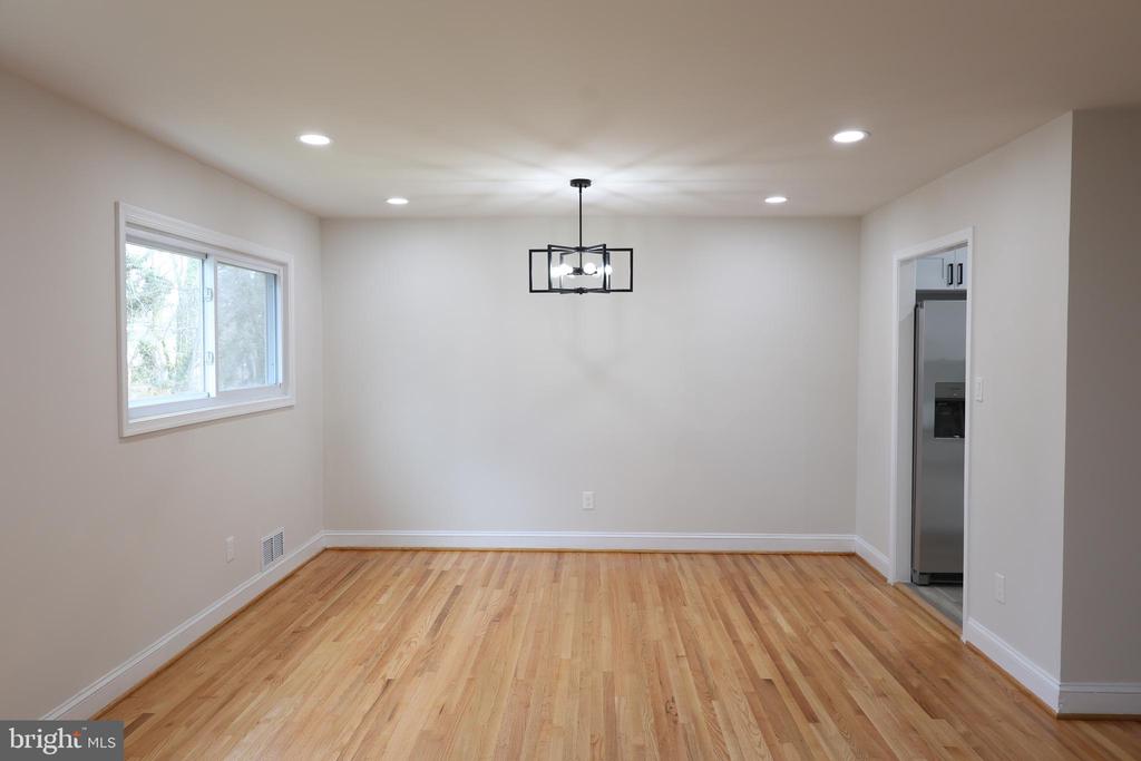 5607 PIER DRIVE