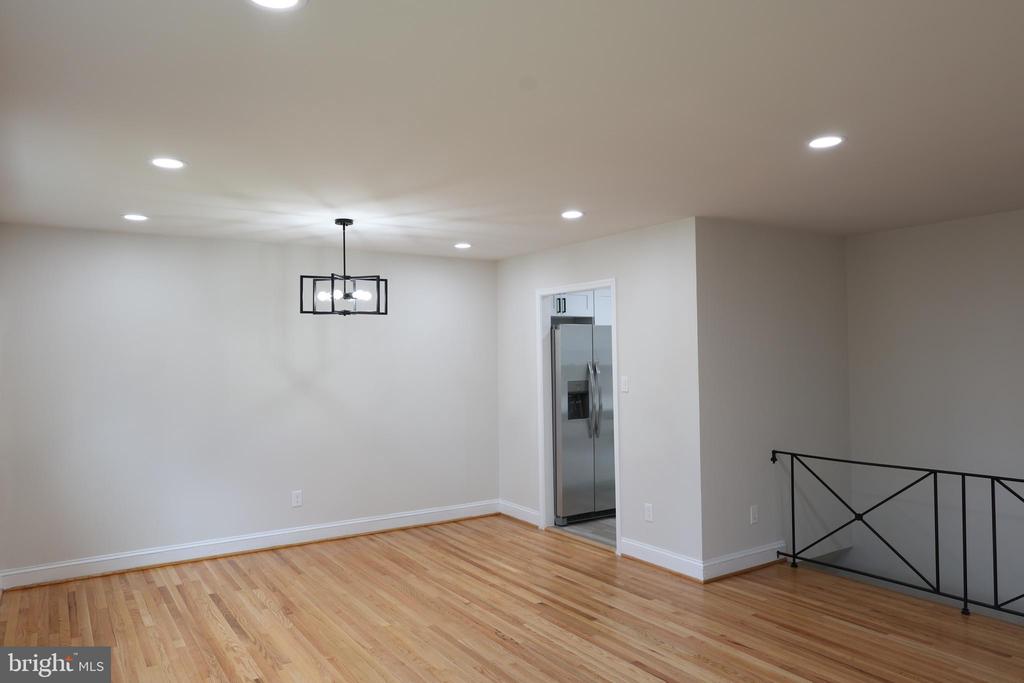5607 PIER DRIVE