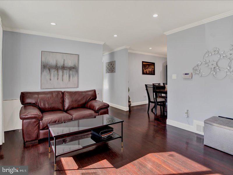 5610 DECATUR PLACE