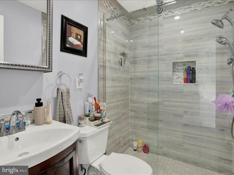 5610 DECATUR PLACE