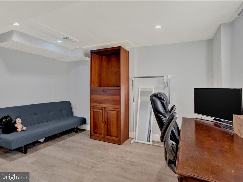 5610 DECATUR PLACE