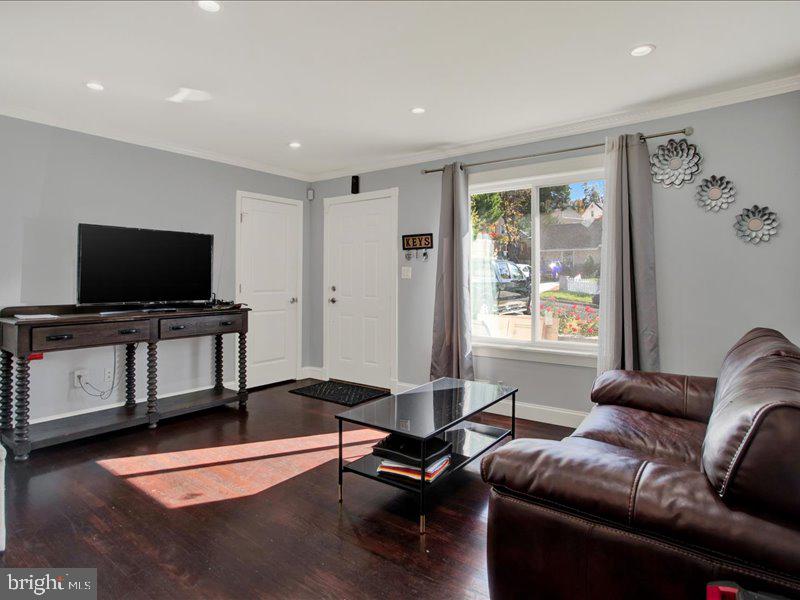 5610 DECATUR PLACE