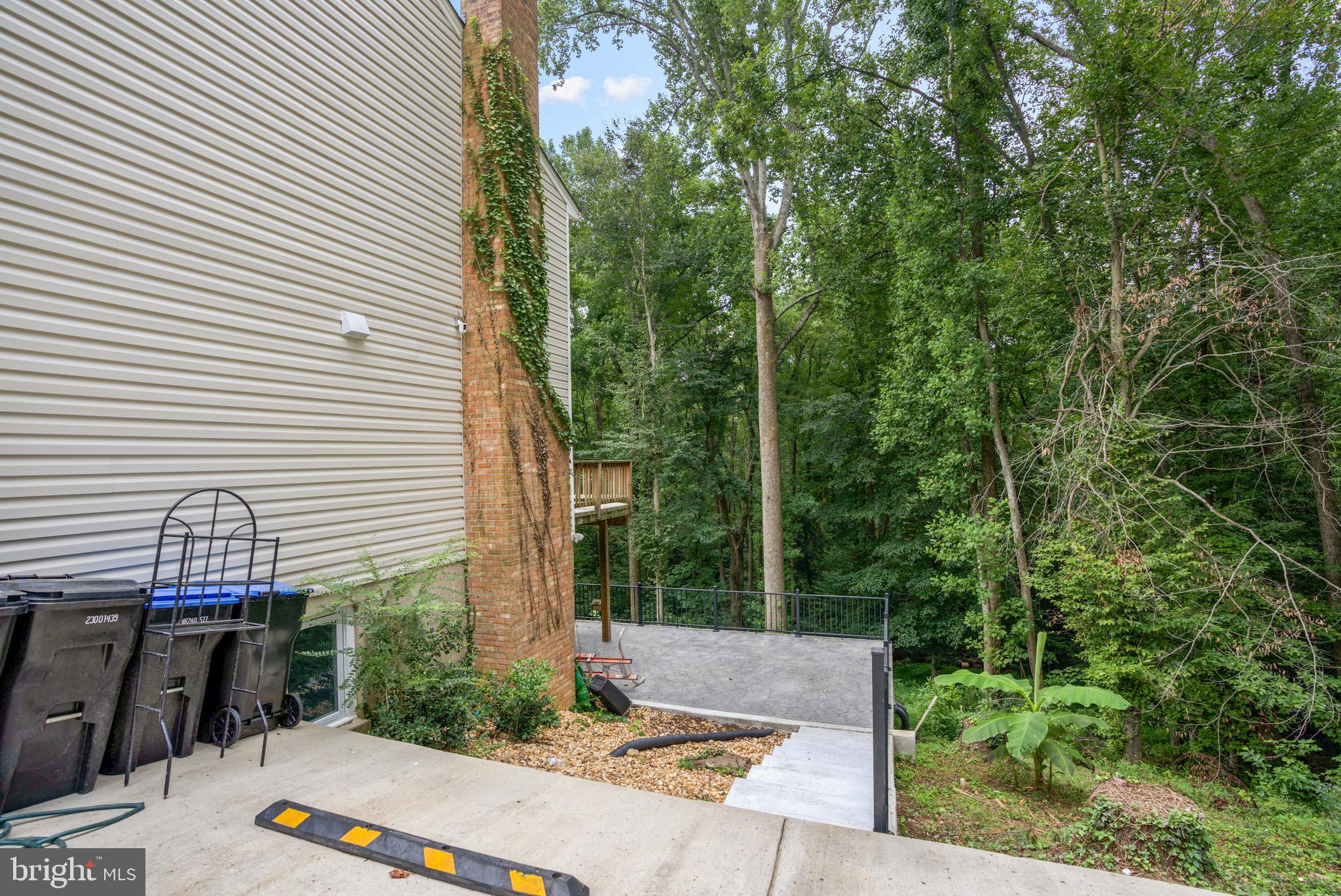 10 Seneca Ter