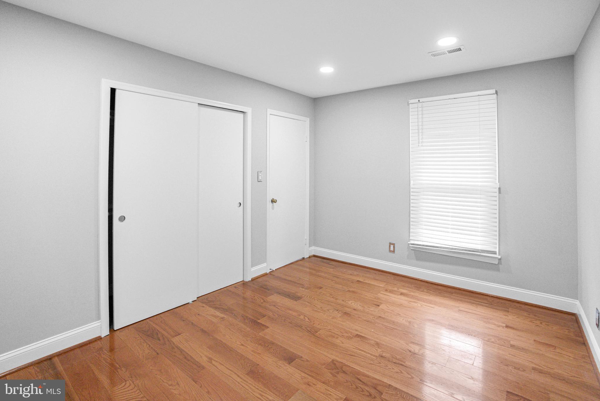 10 Seneca Ter