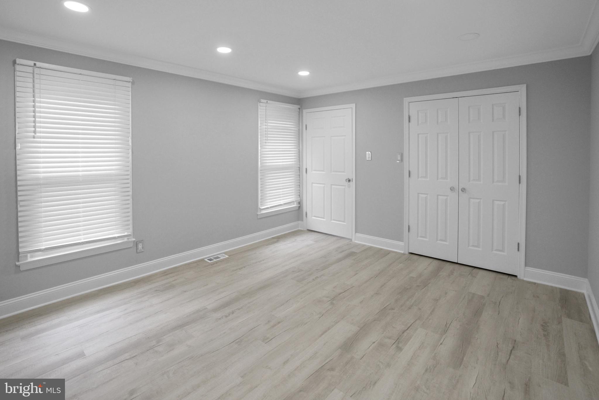 10 Seneca Ter