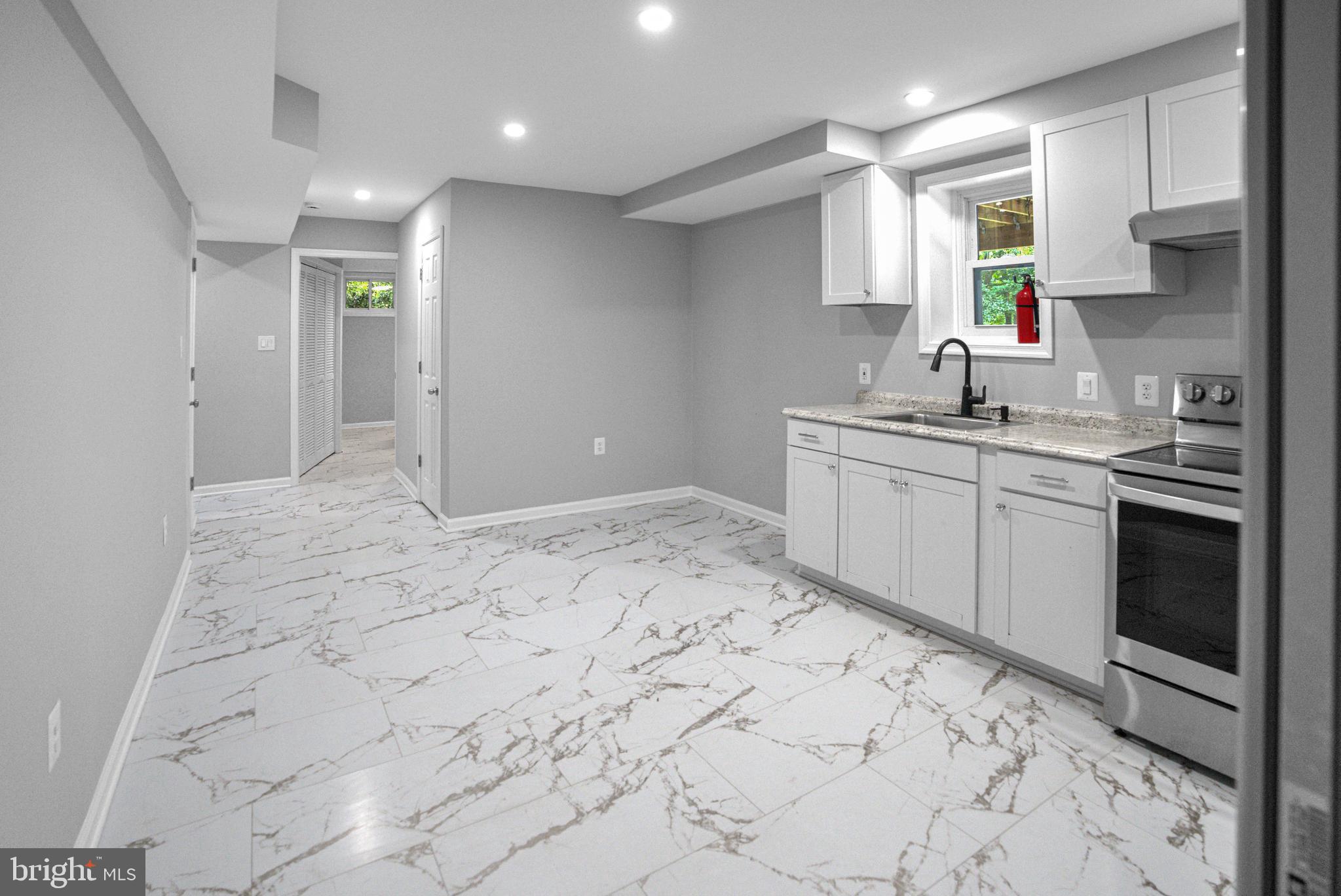10 Seneca Ter