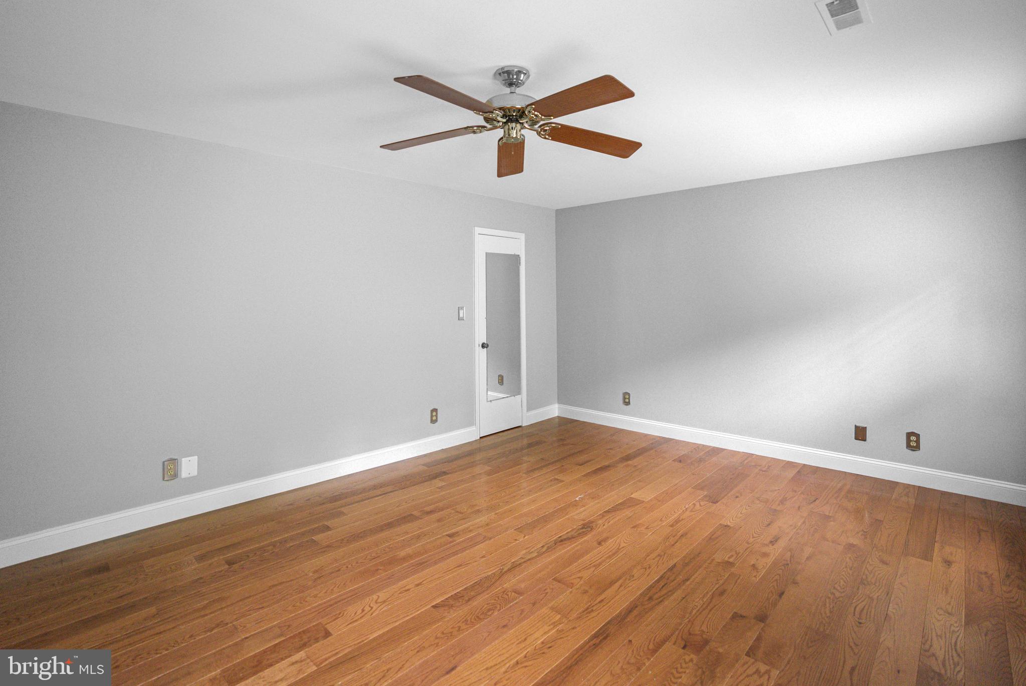 10 Seneca Ter