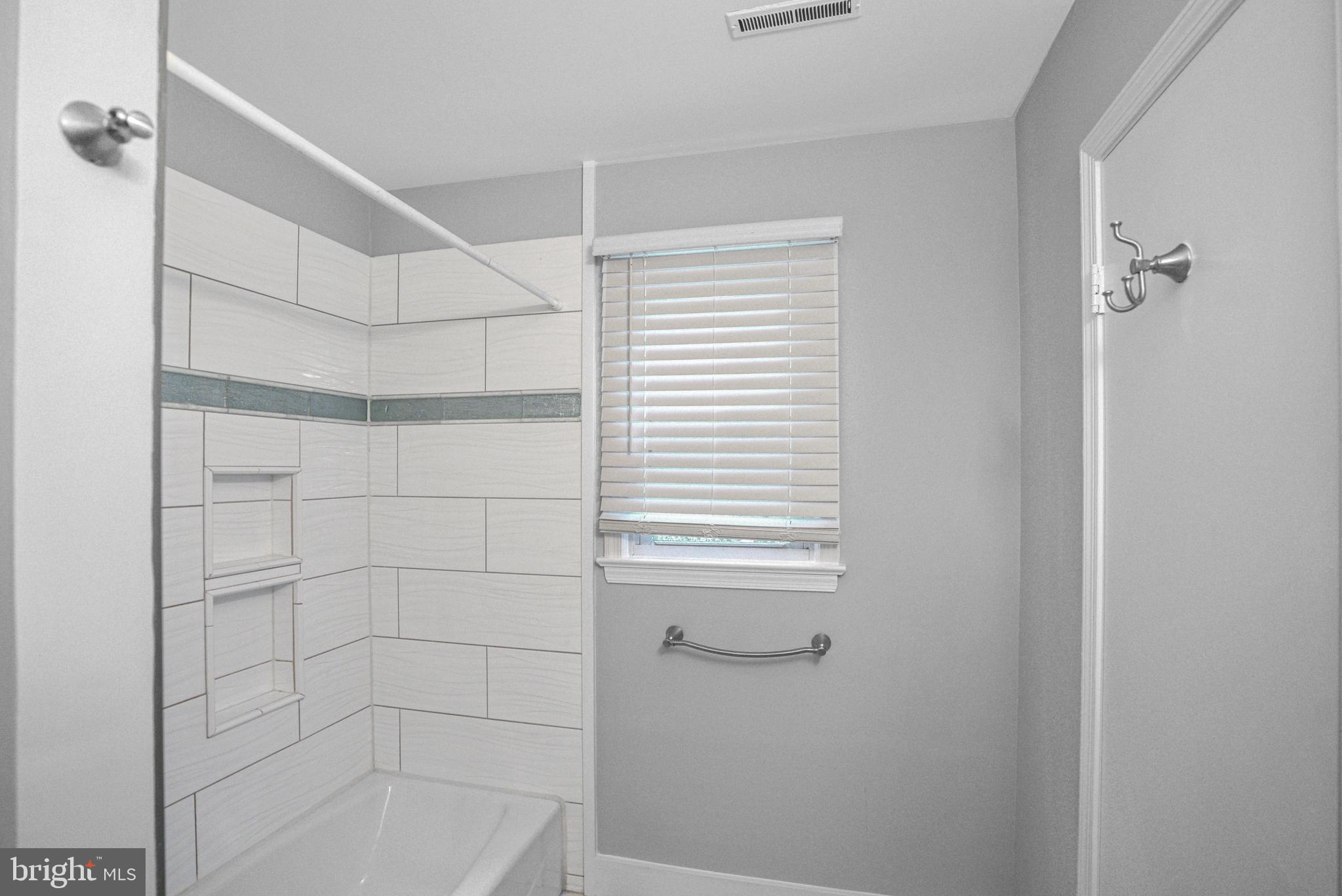 10 Seneca Ter
