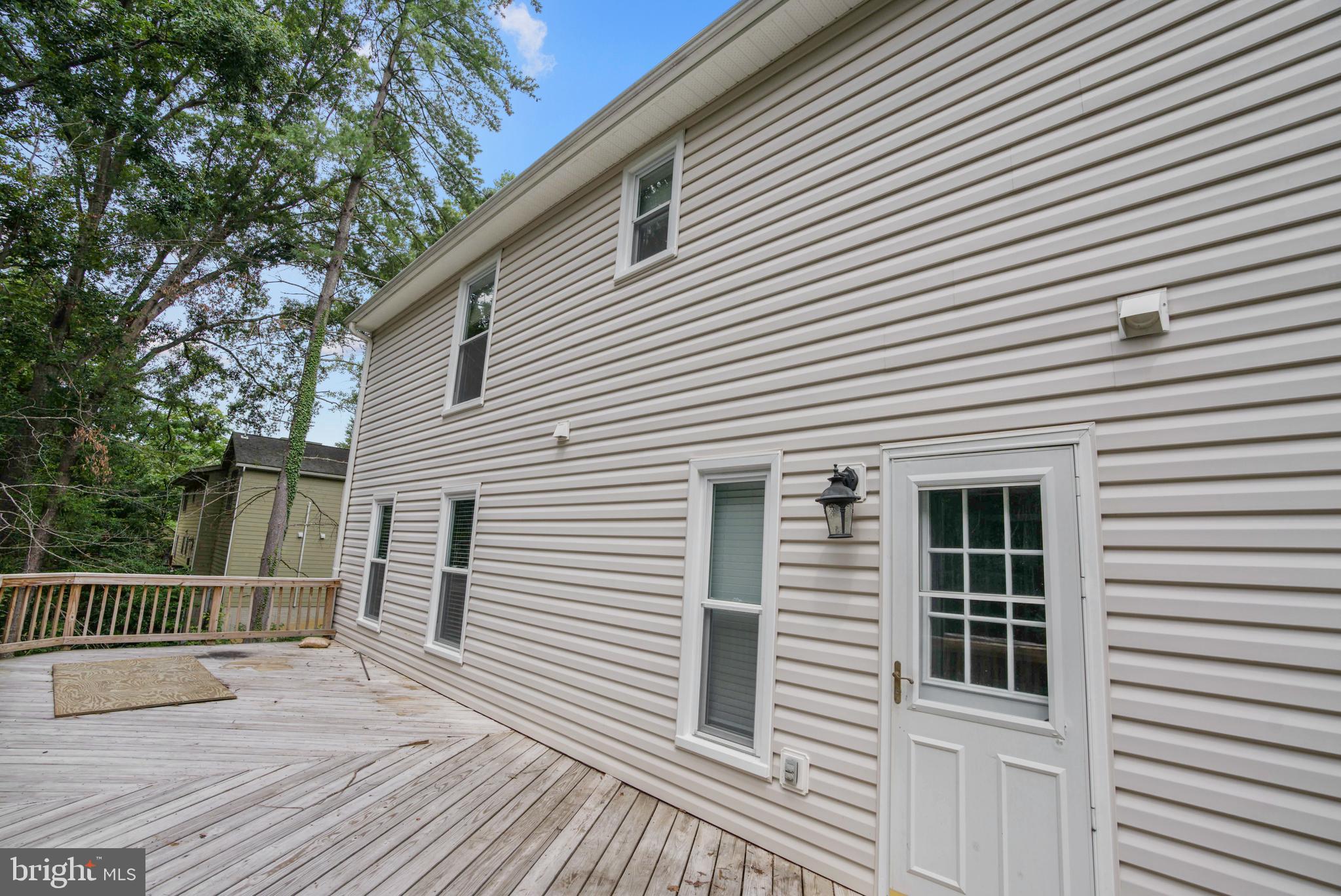 10 Seneca Ter