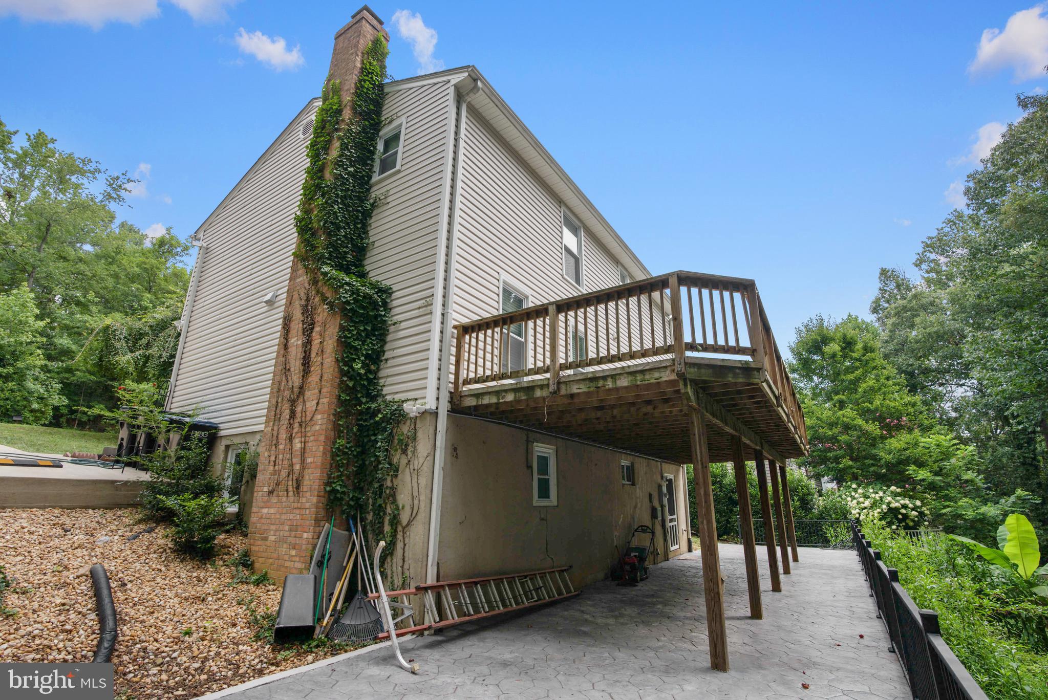 10 Seneca Ter