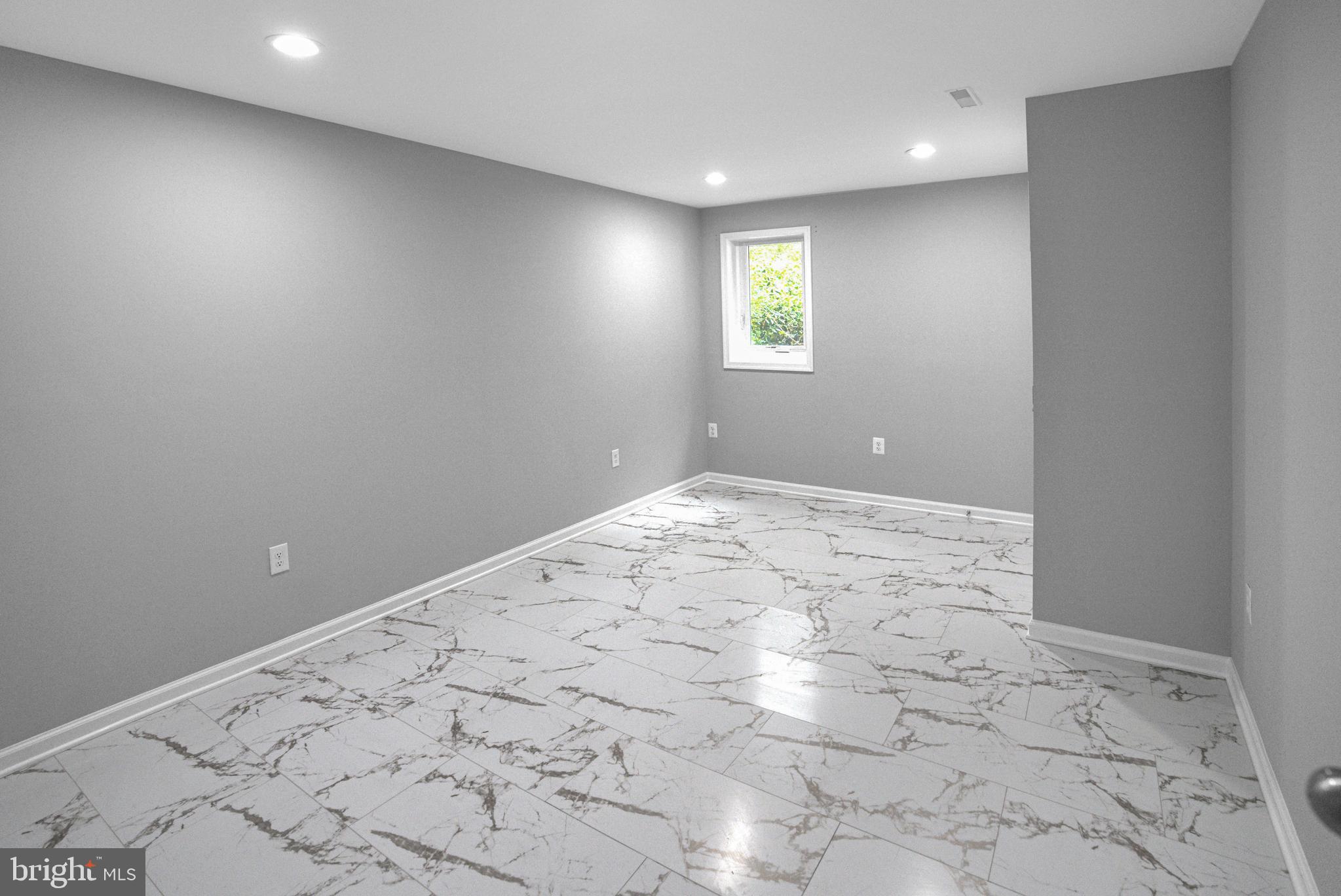 10 Seneca Ter