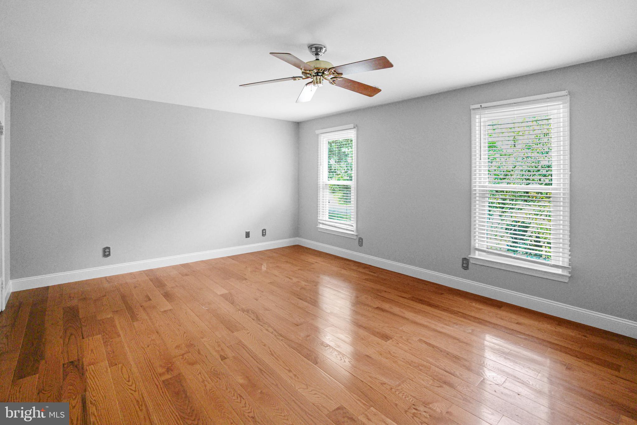 10 Seneca Ter