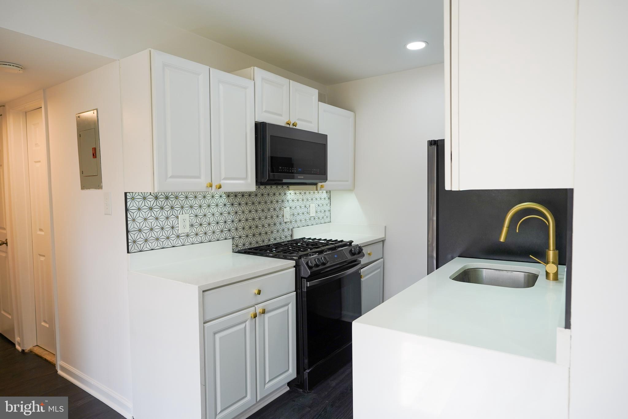 4927 Americana Dr #492