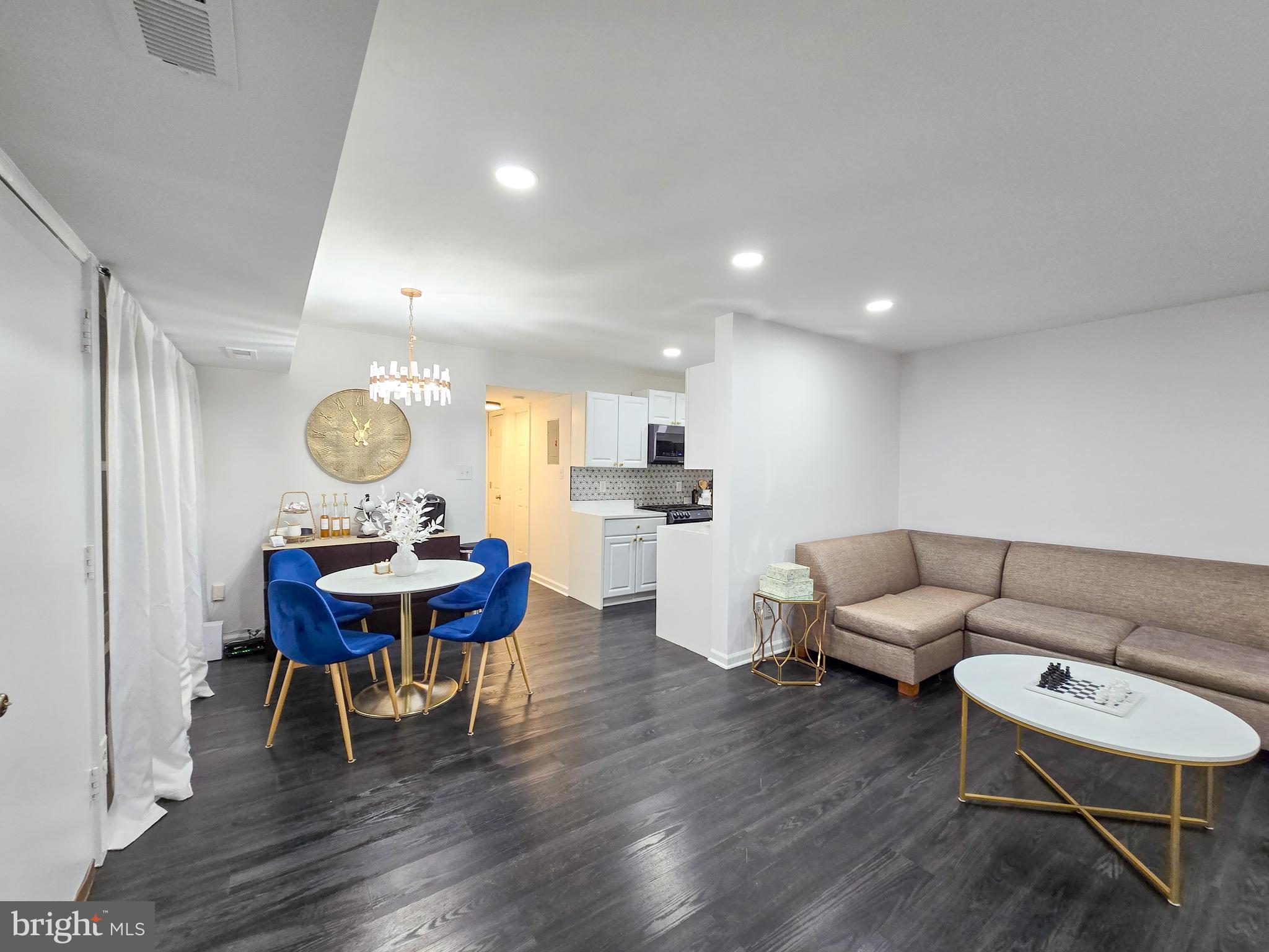 4927 Americana Dr #492