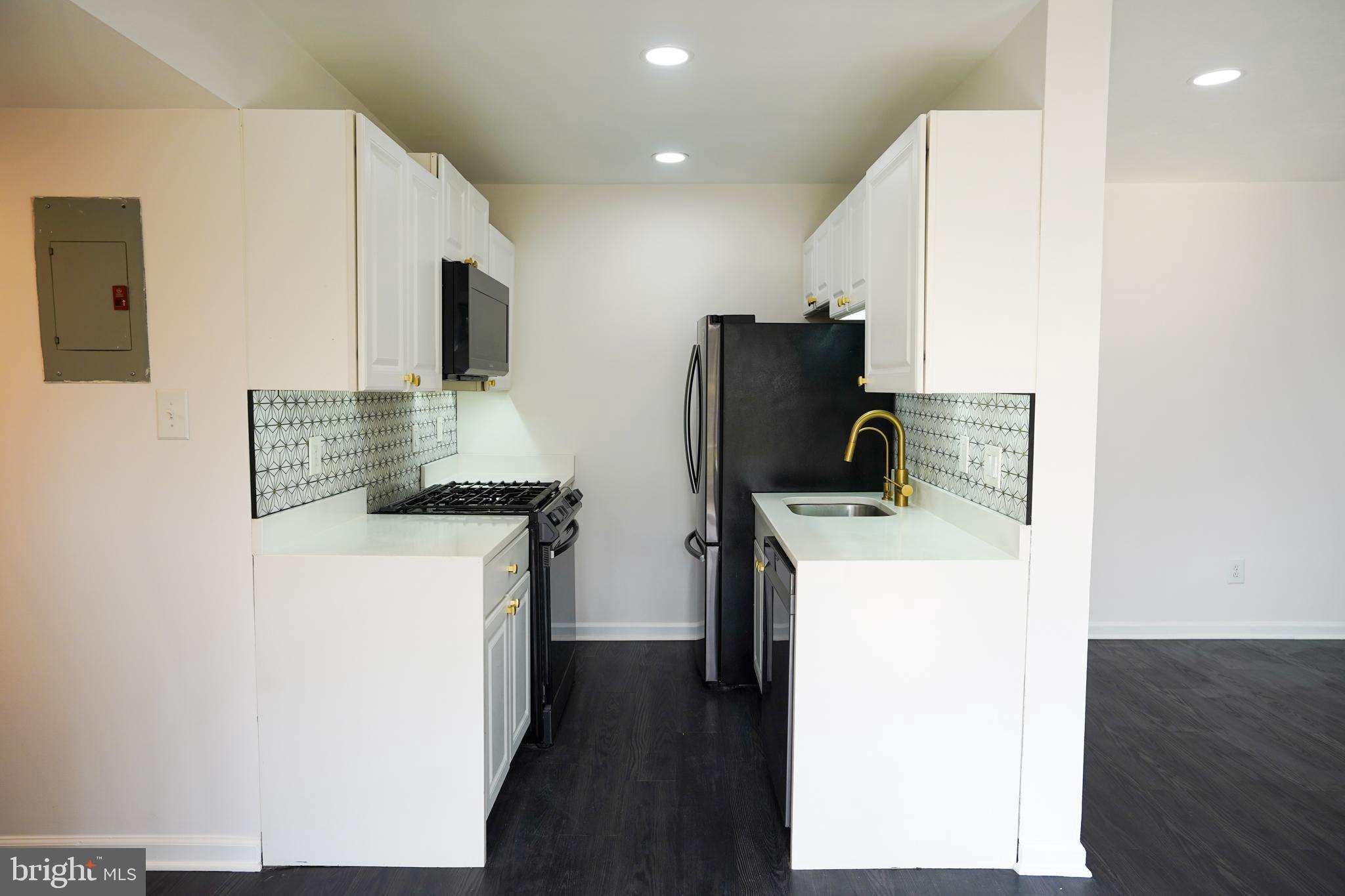 4927 Americana Dr #492