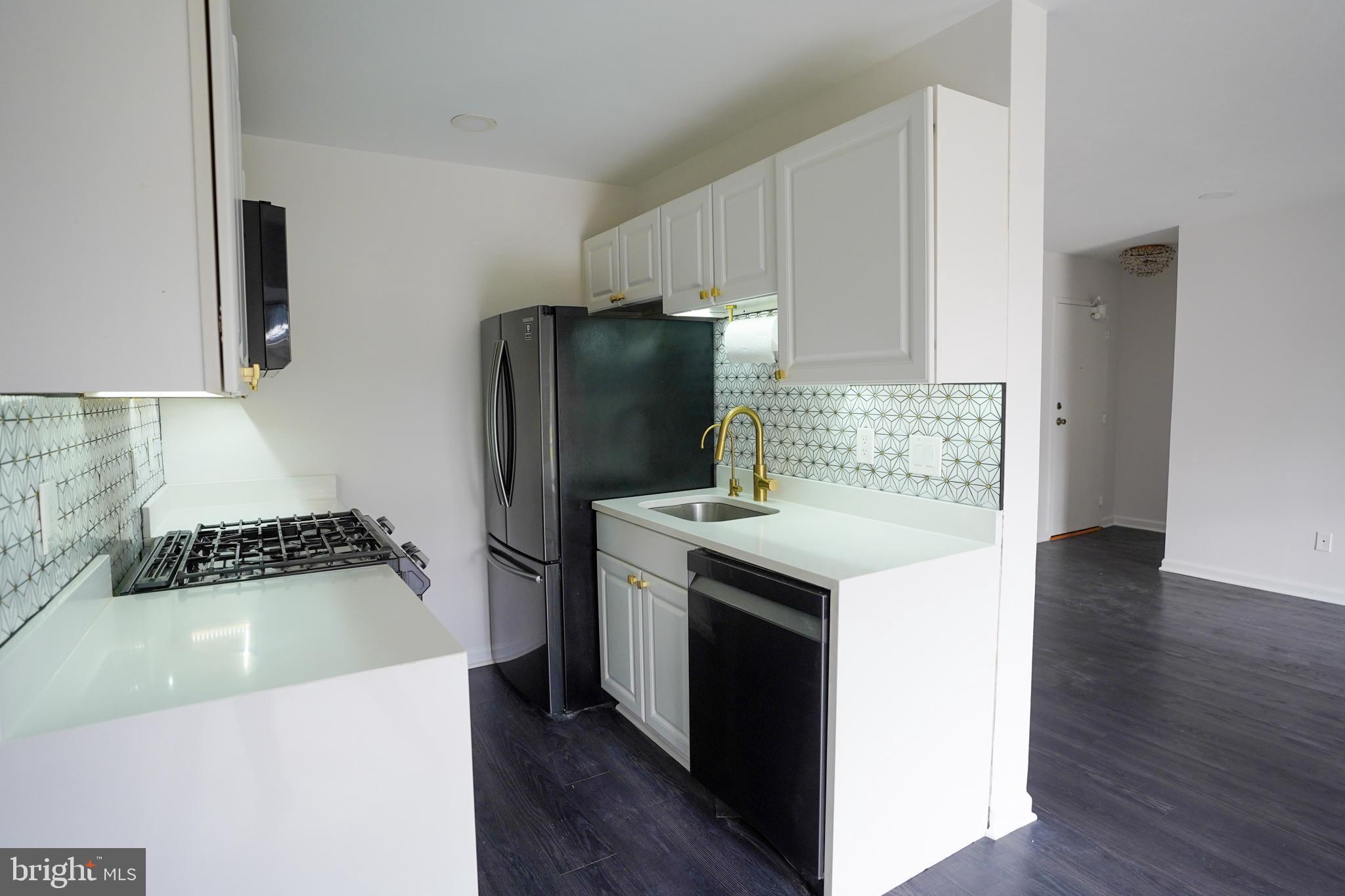 4927 Americana Dr #492