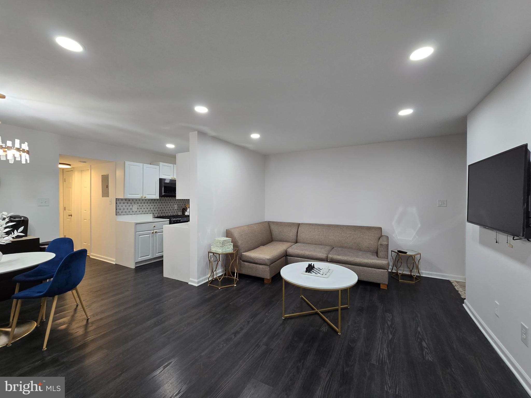 4927 Americana Dr #492