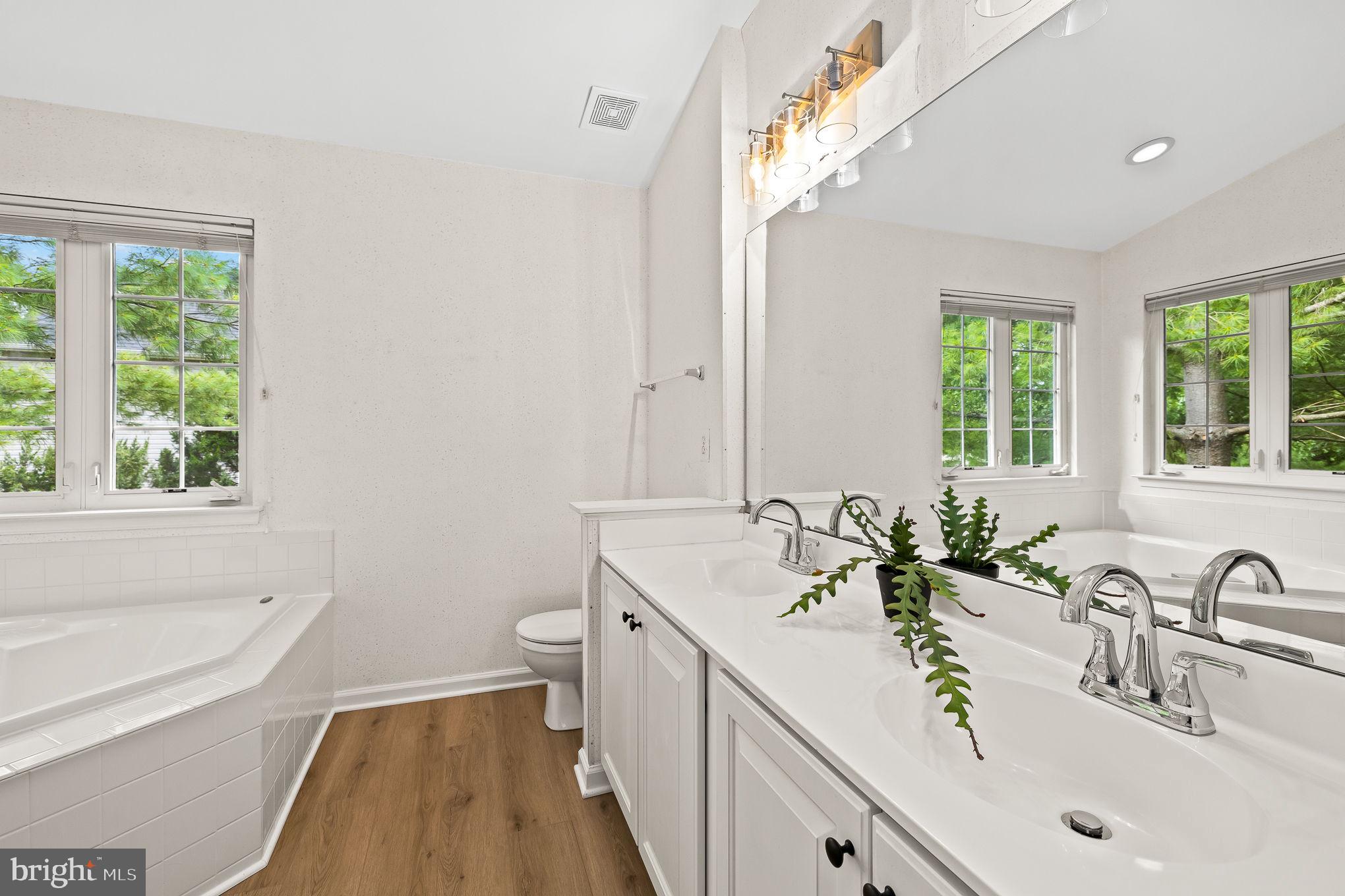 201 Jennings Ct SE