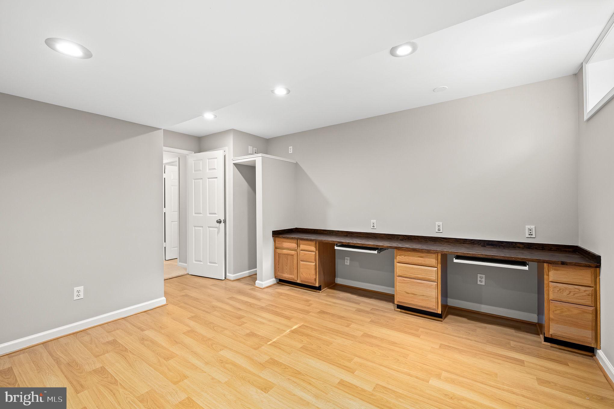201 Jennings Ct SE