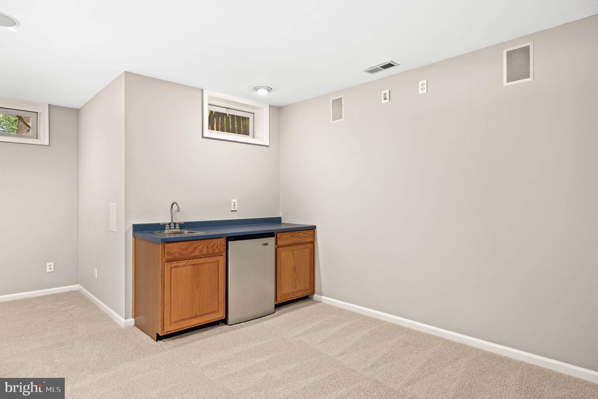 201 Jennings Ct SE