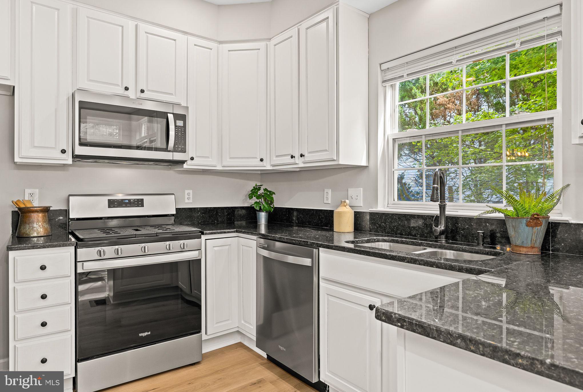 201 Jennings Ct SE