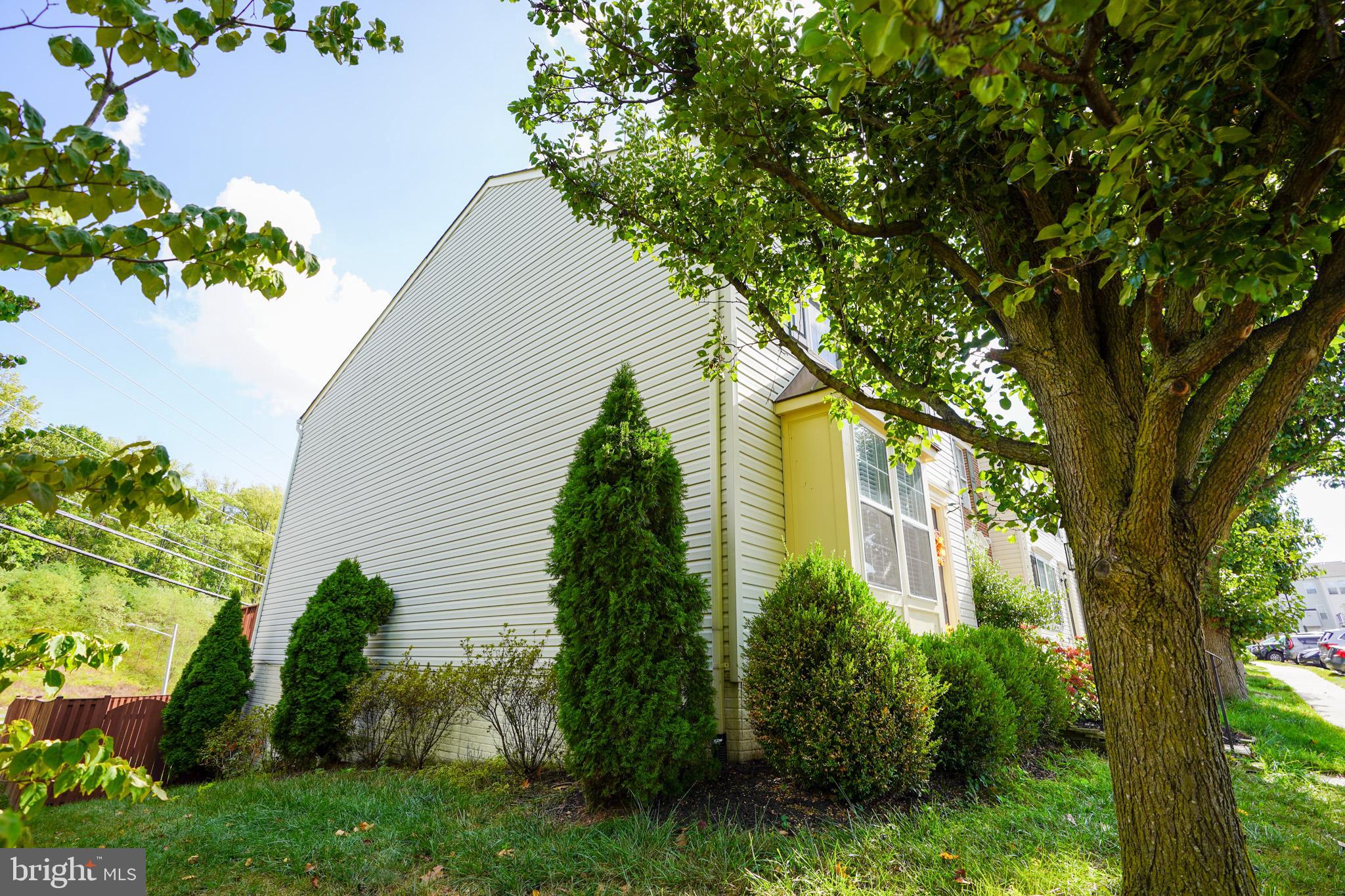 152 Shirley Sq SE