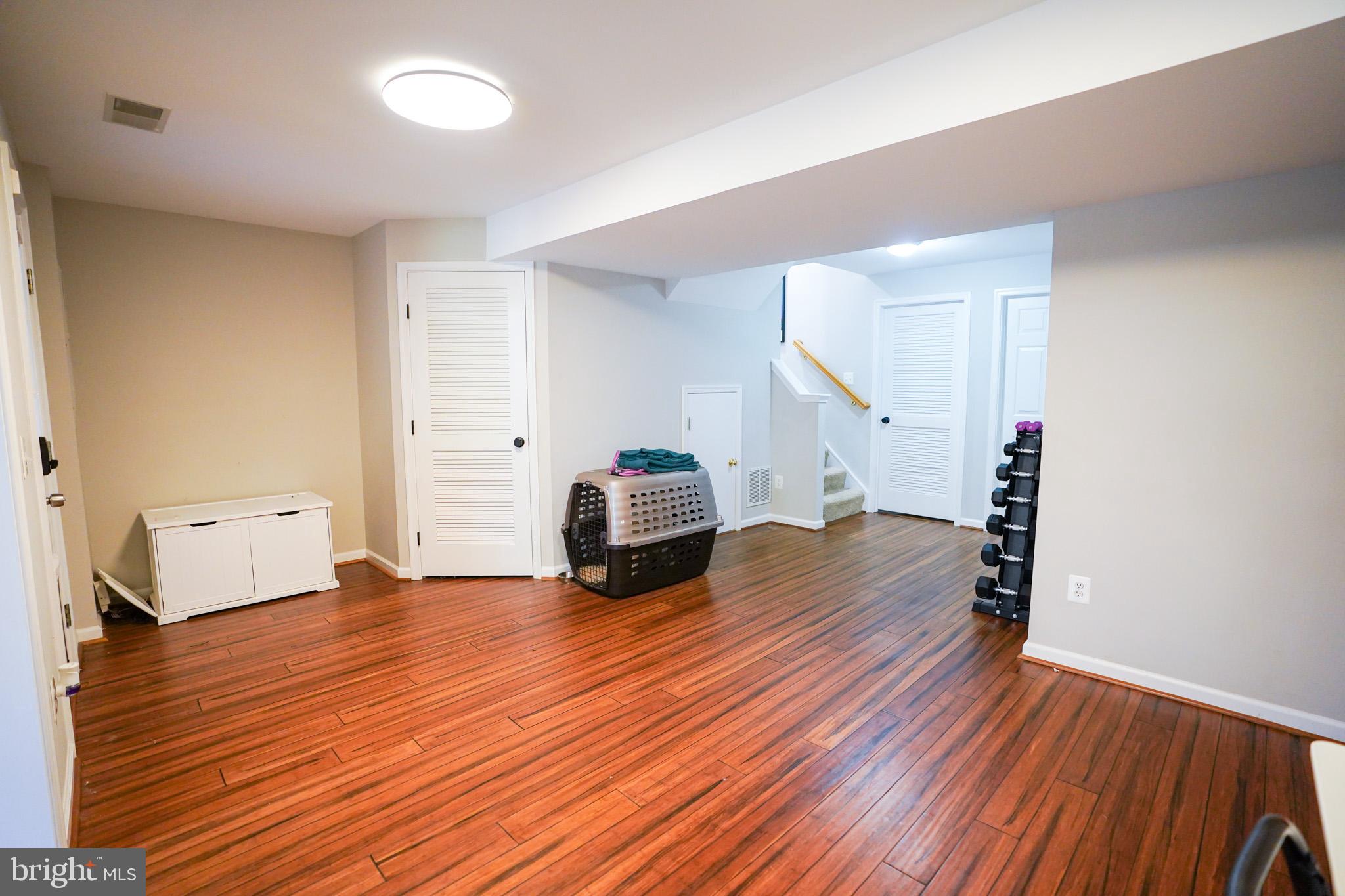 152 Shirley Sq SE