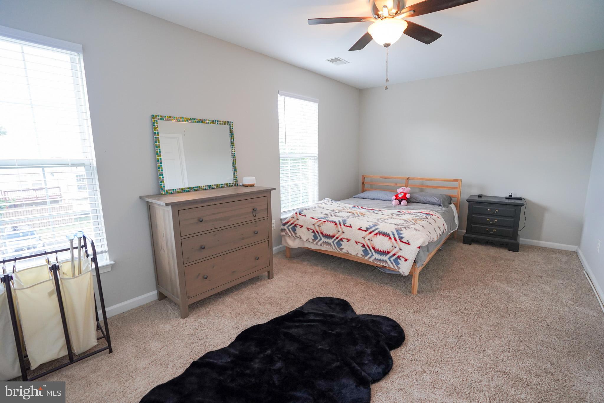 152 Shirley Sq SE