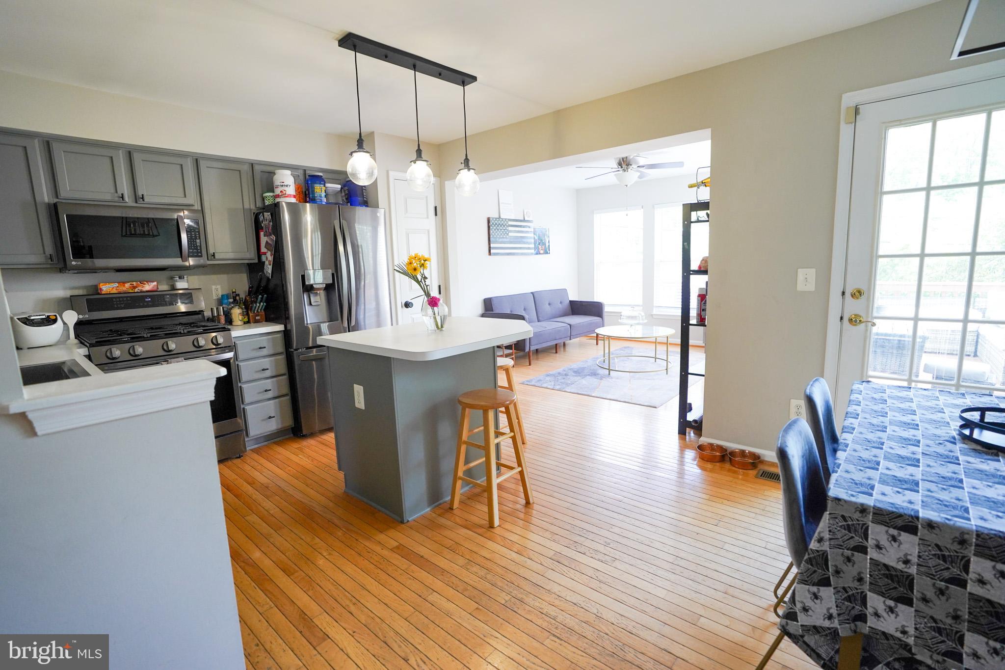 152 Shirley Sq SE