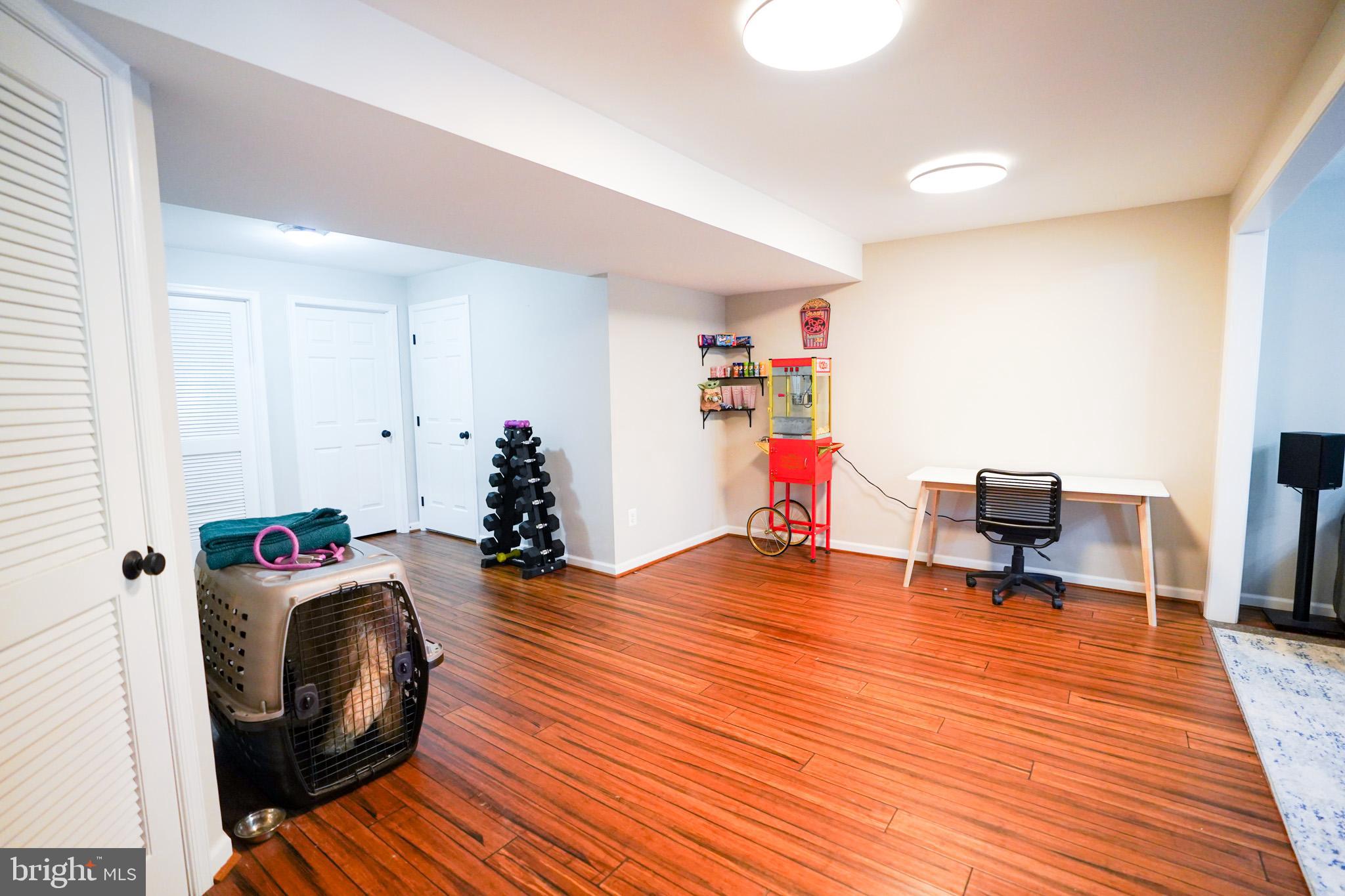 152 Shirley Sq SE