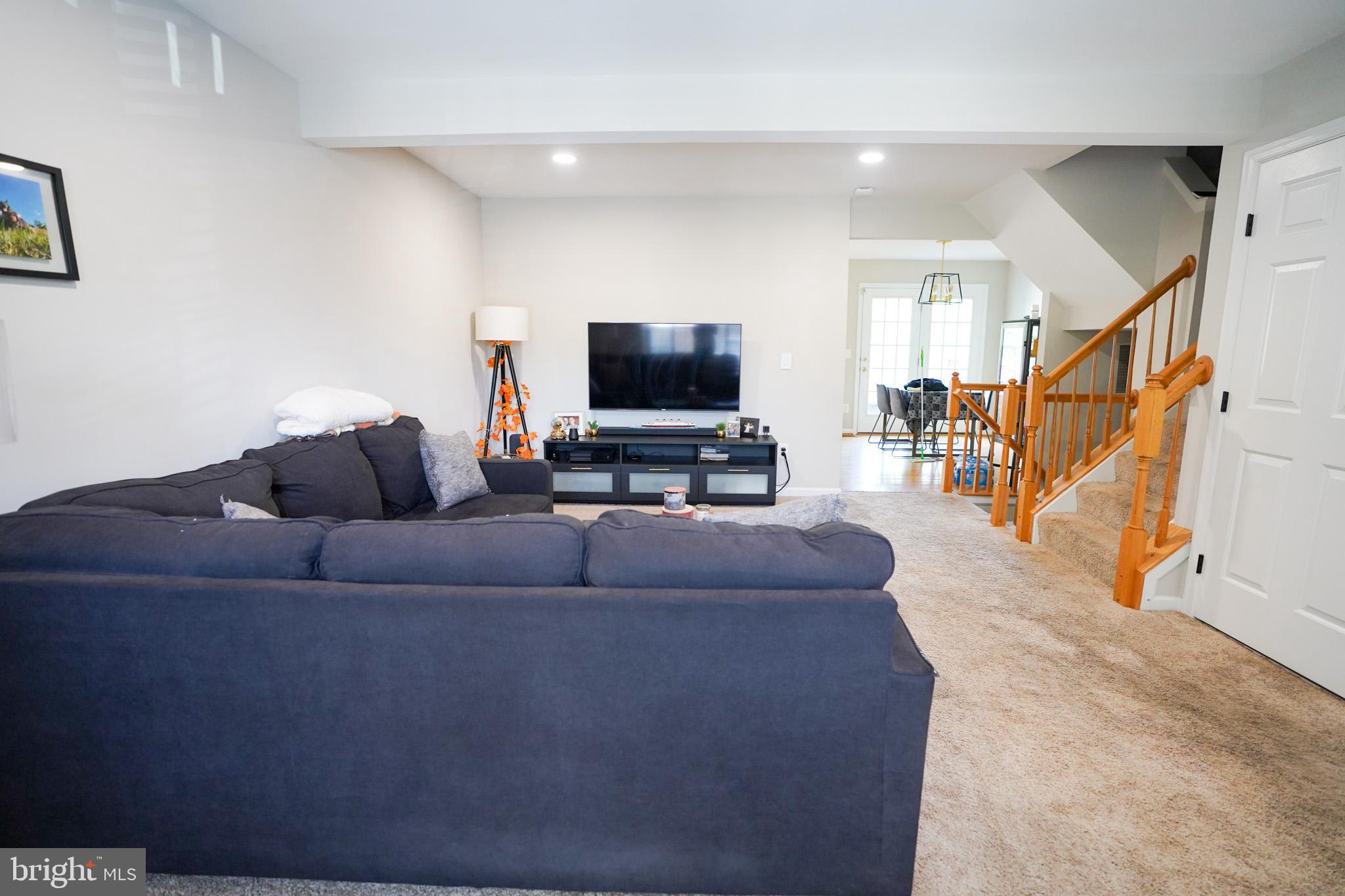 152 Shirley Sq SE