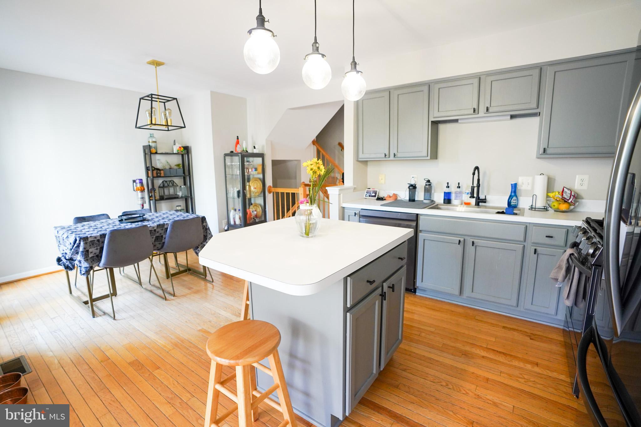 152 Shirley Sq SE