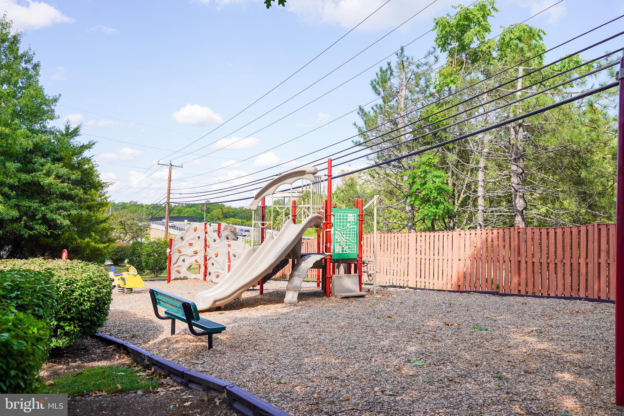 152 Shirley Sq SE