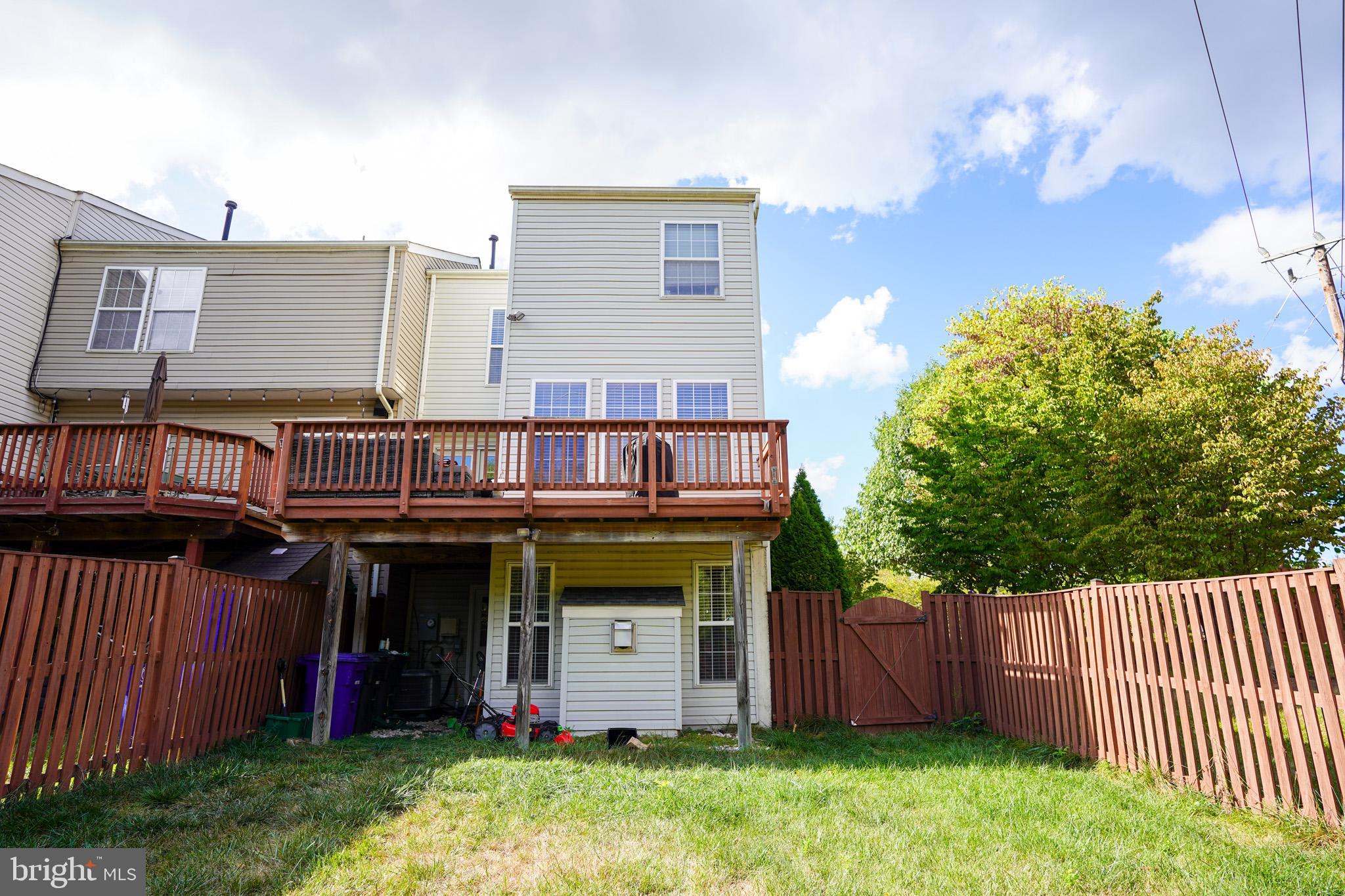 152 Shirley Sq SE
