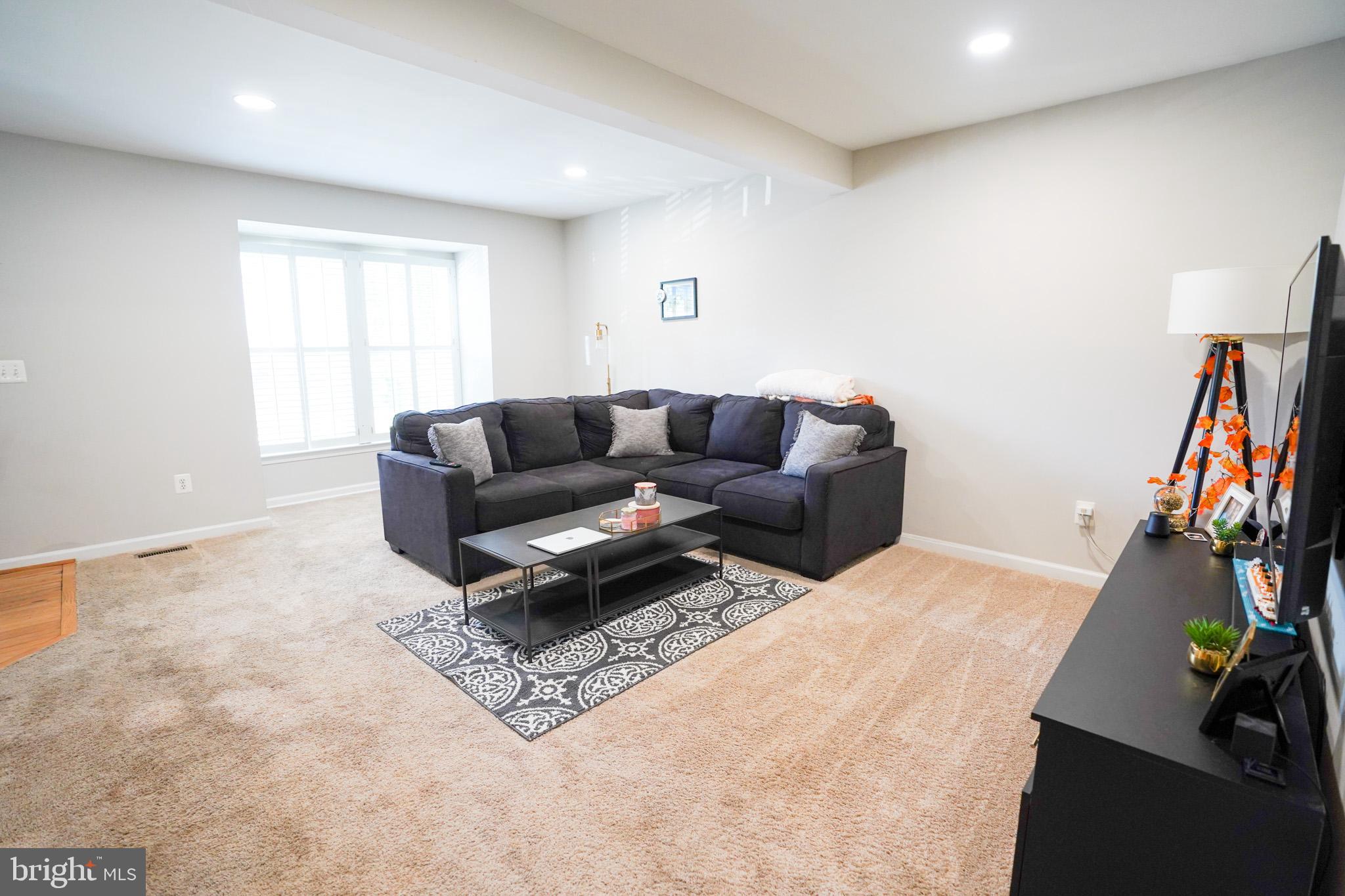 152 Shirley Sq SE
