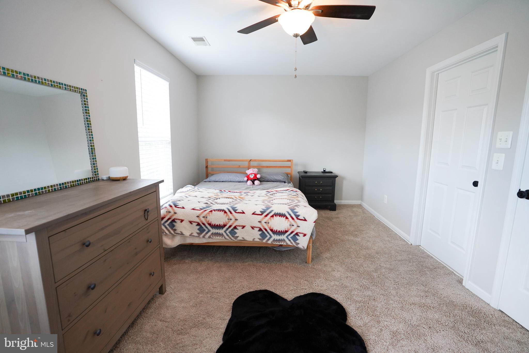 152 Shirley Sq SE