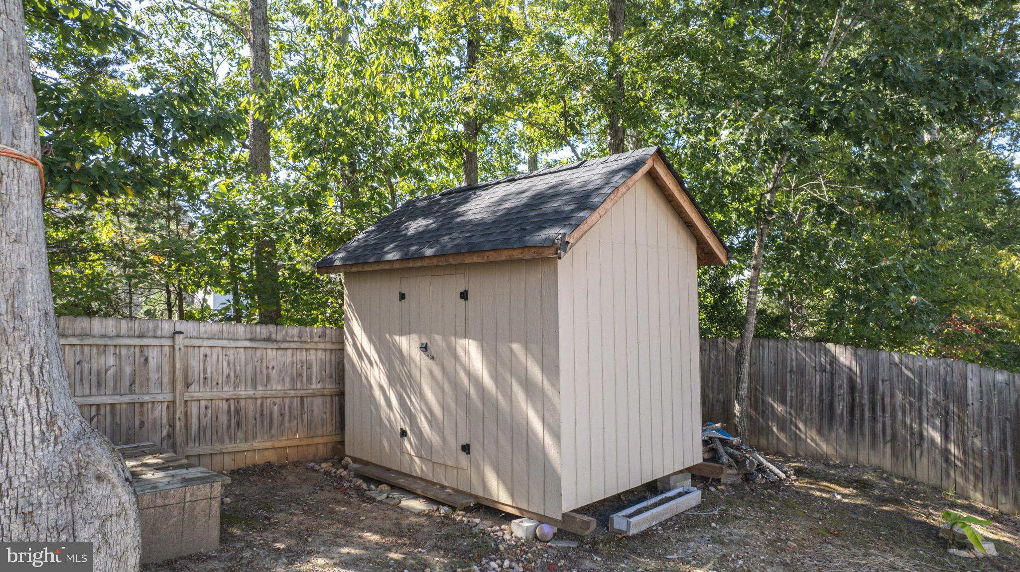 2076 Mourning Dove Dr