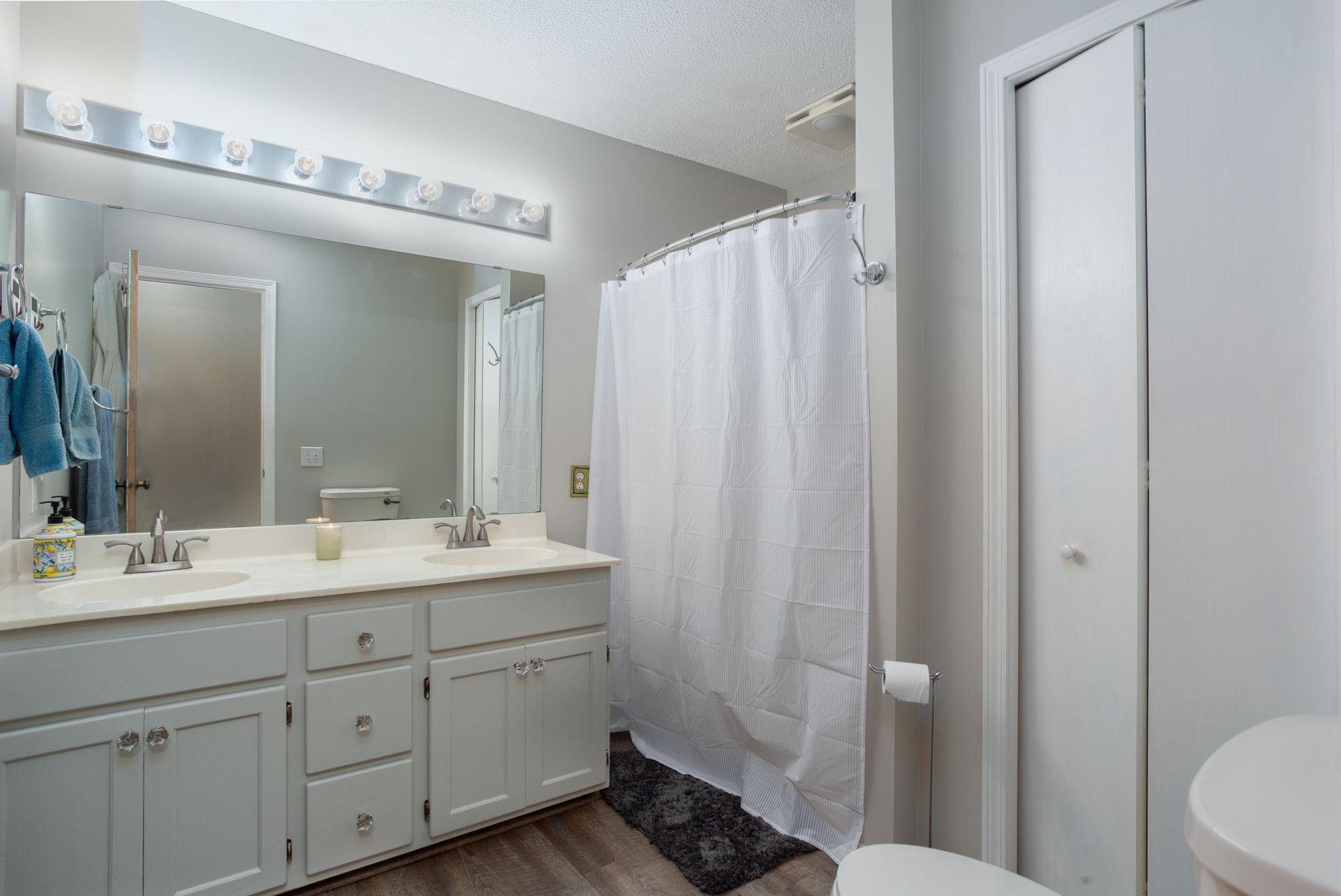 1811 Park Ridge Circle