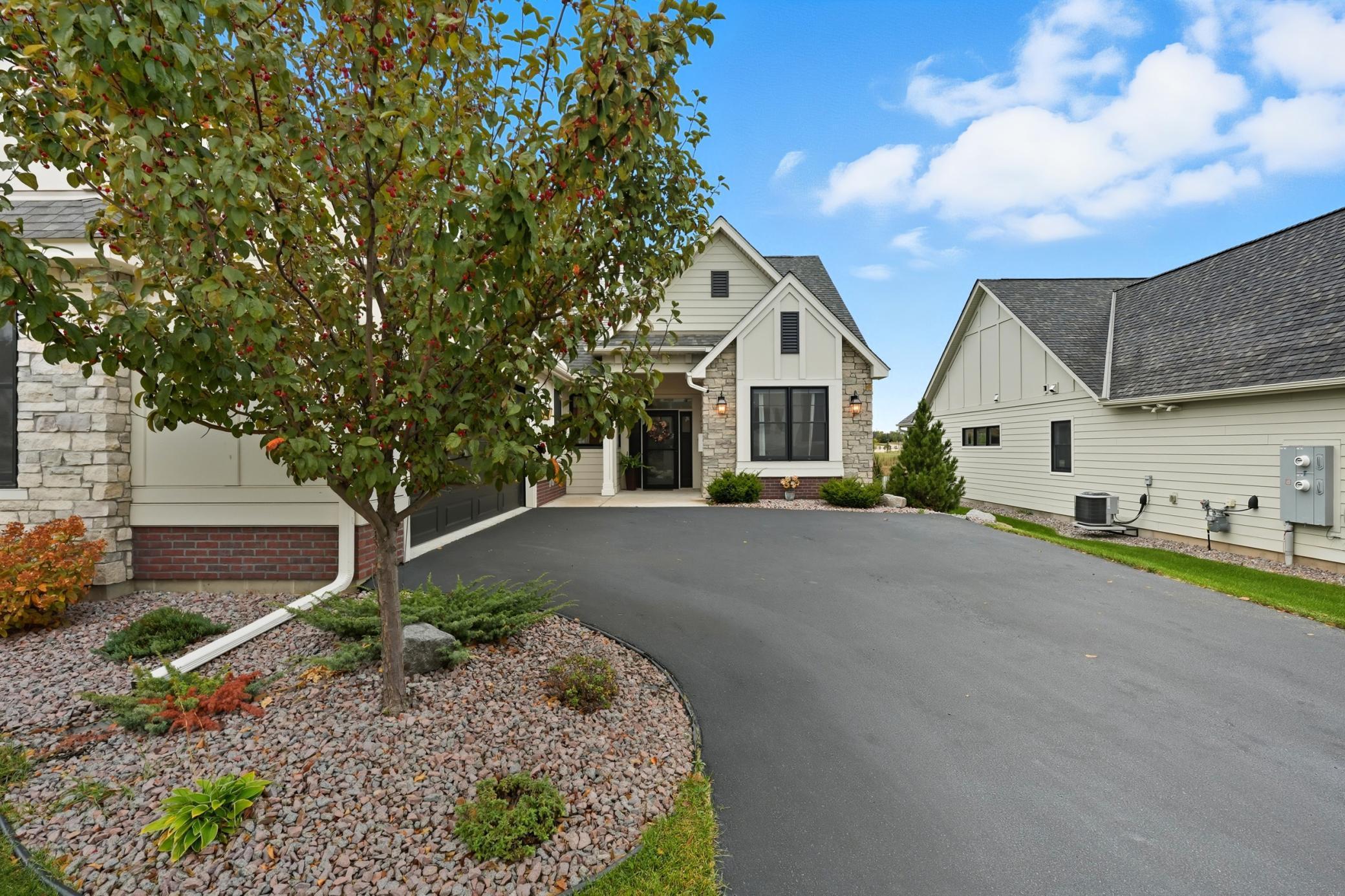 2310 Simply Living Lane