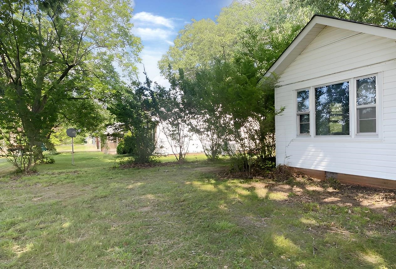 1676 Westover Rd