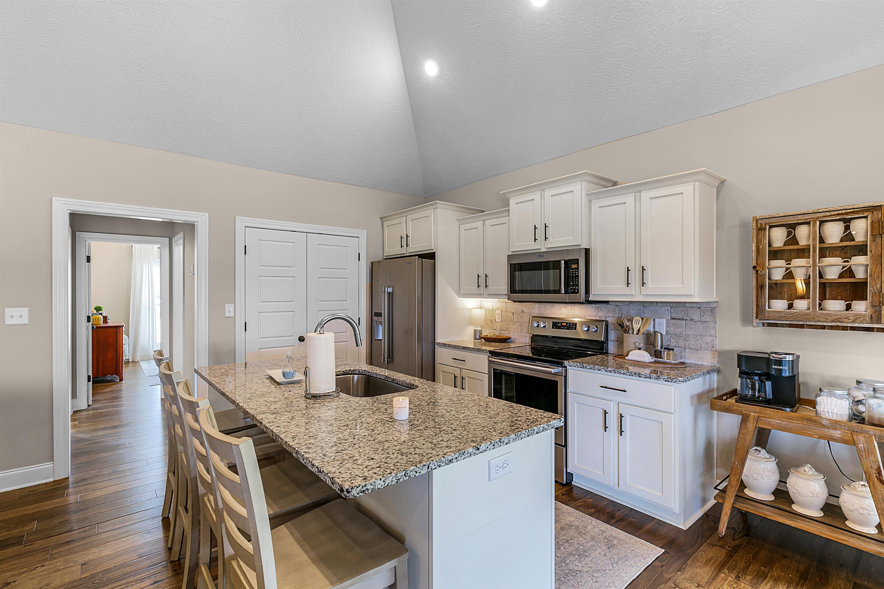 70 Hemingway Cove