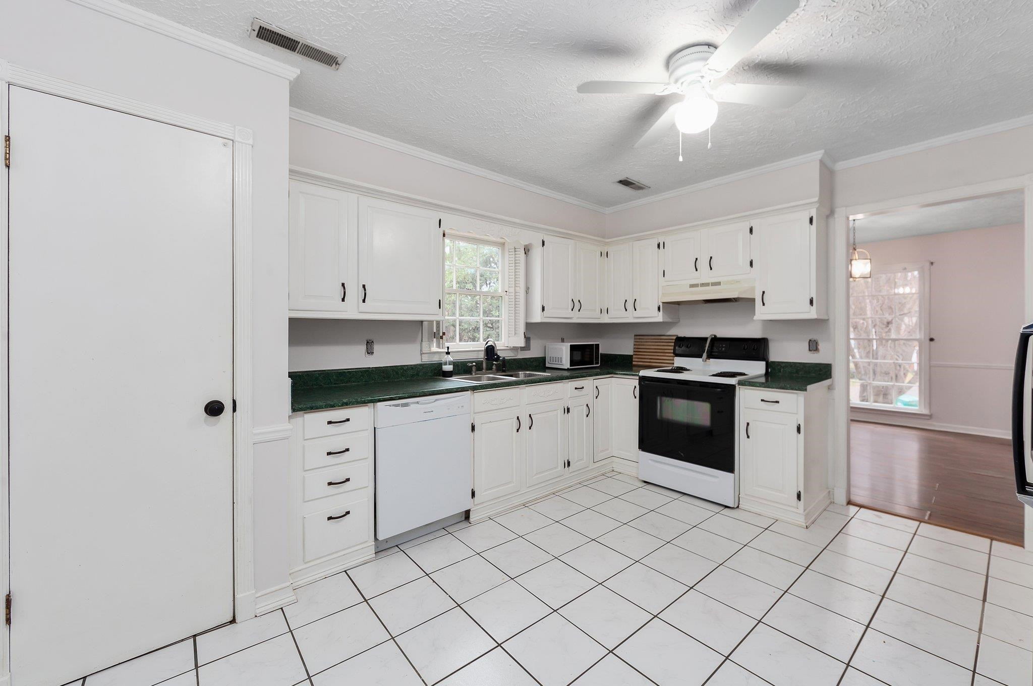 216 Hermitage Place