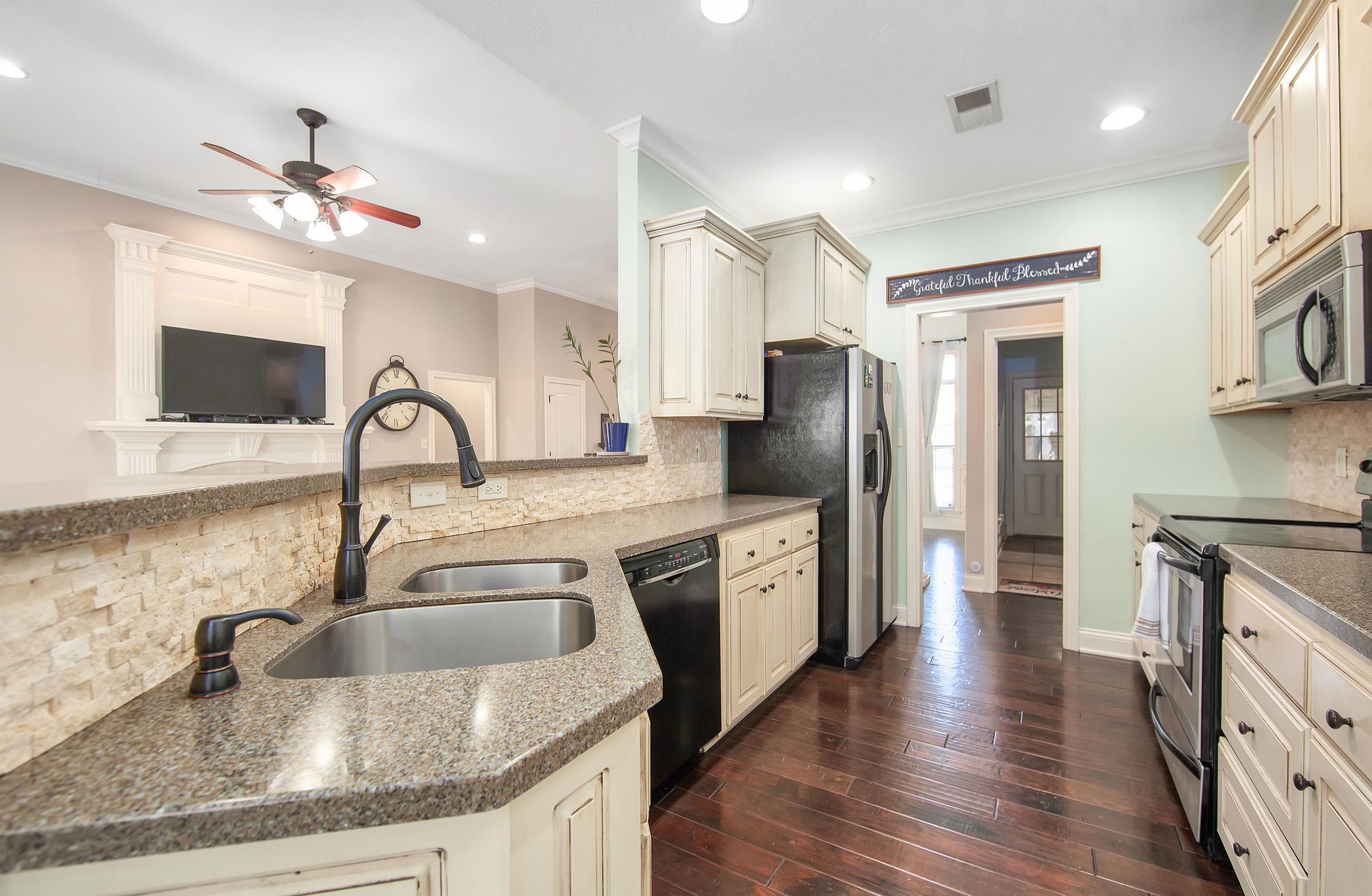 40 Woodshire Cove