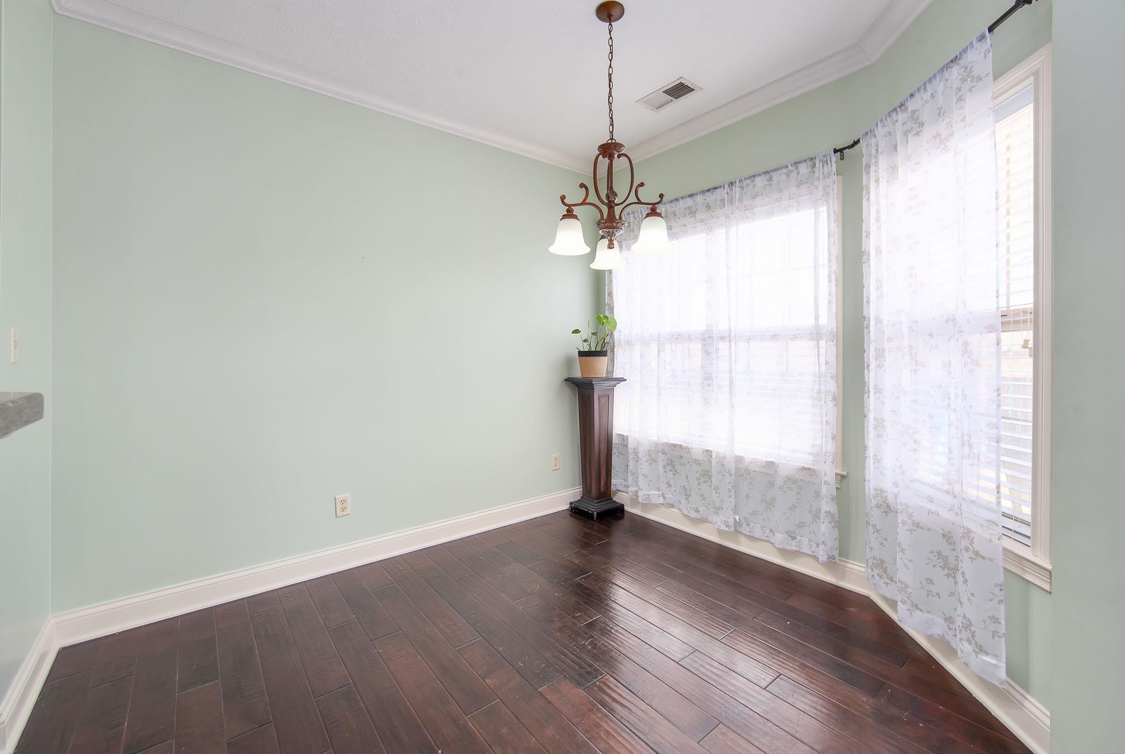 40 Woodshire Cove