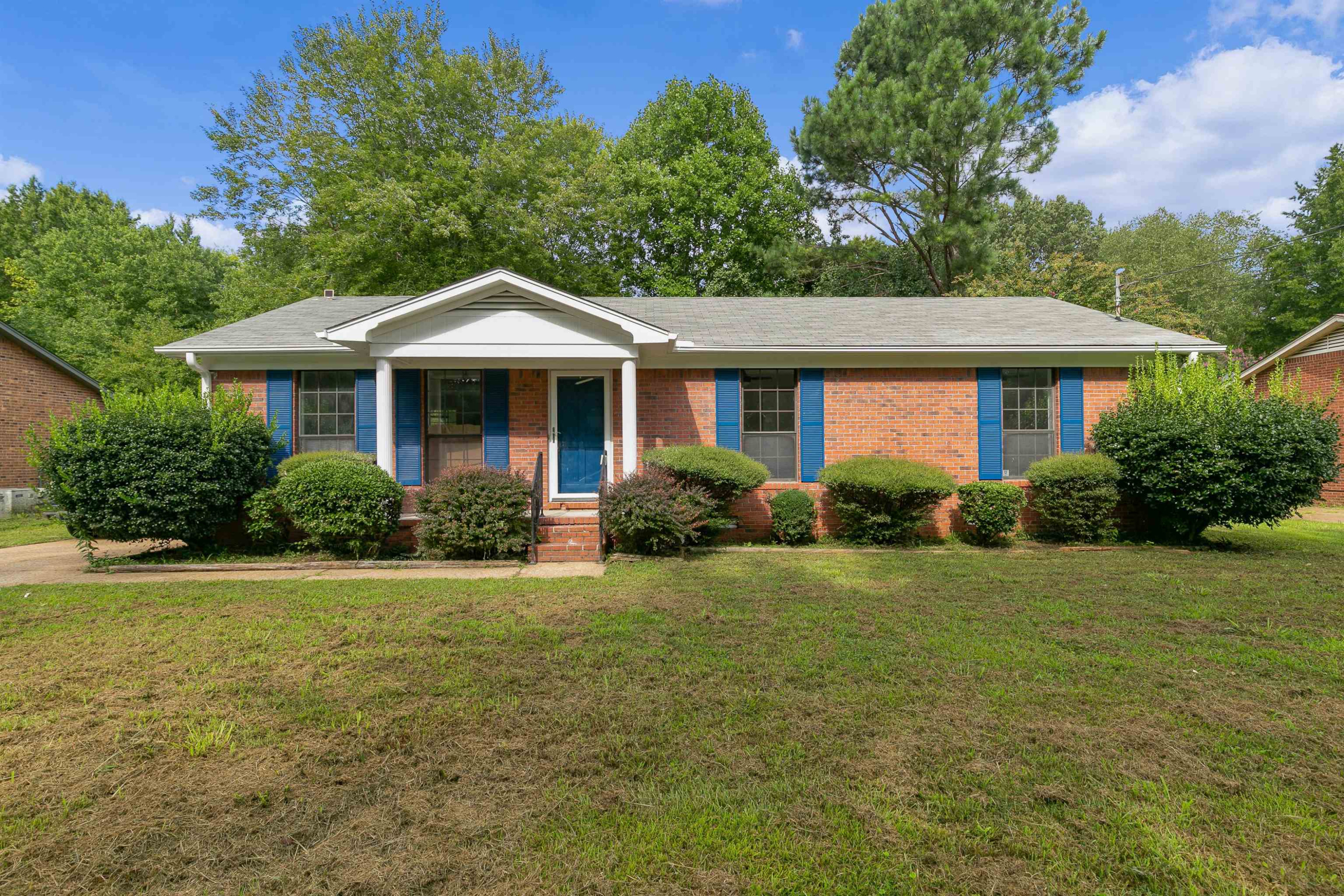 27 Warfield Cove
