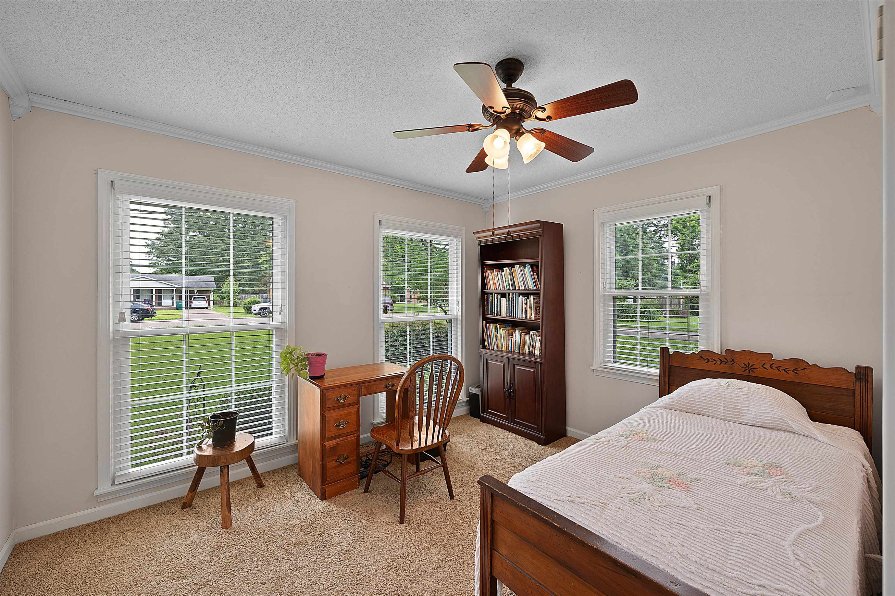 85 Twin Oaks Place