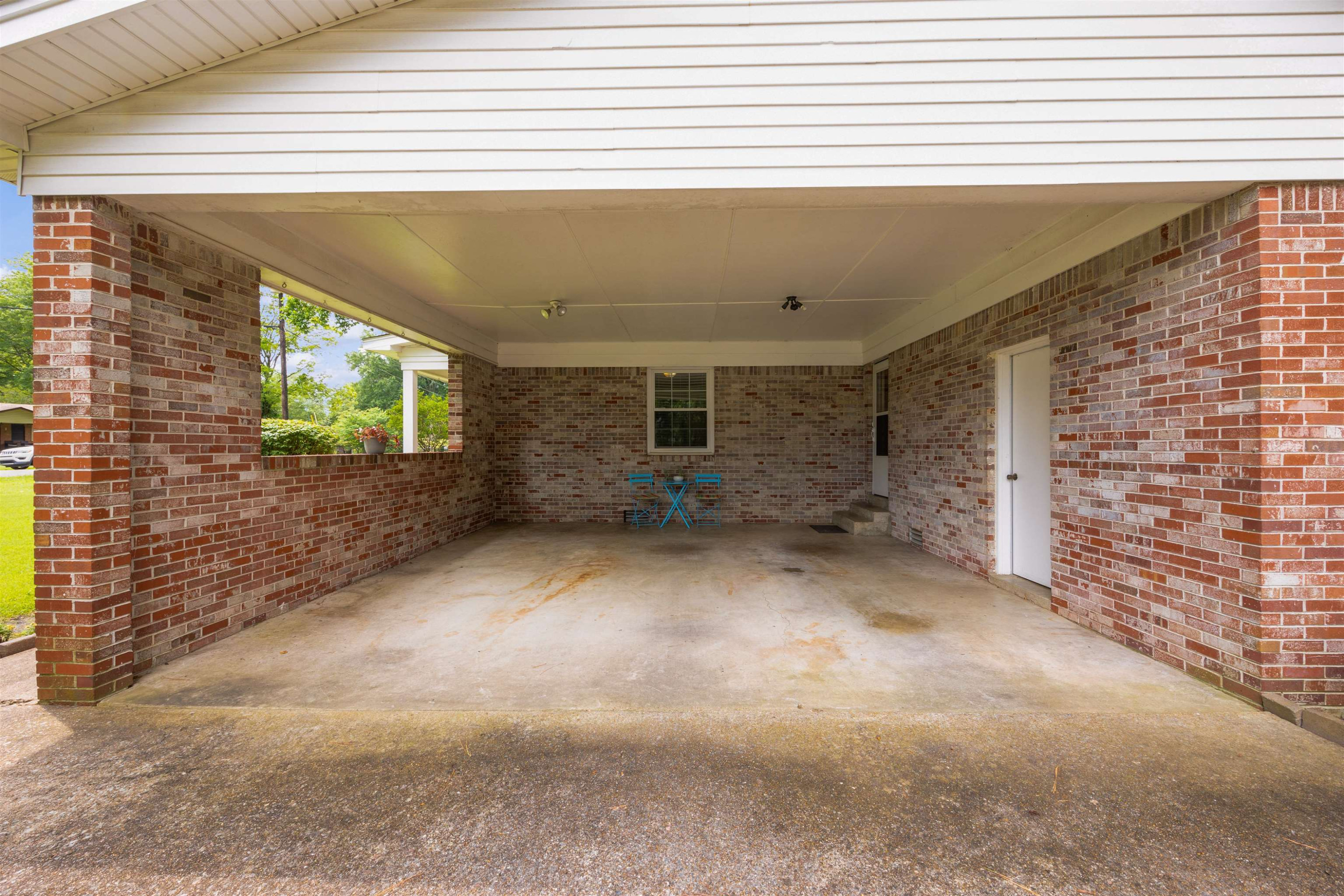 85 Twin Oaks Place