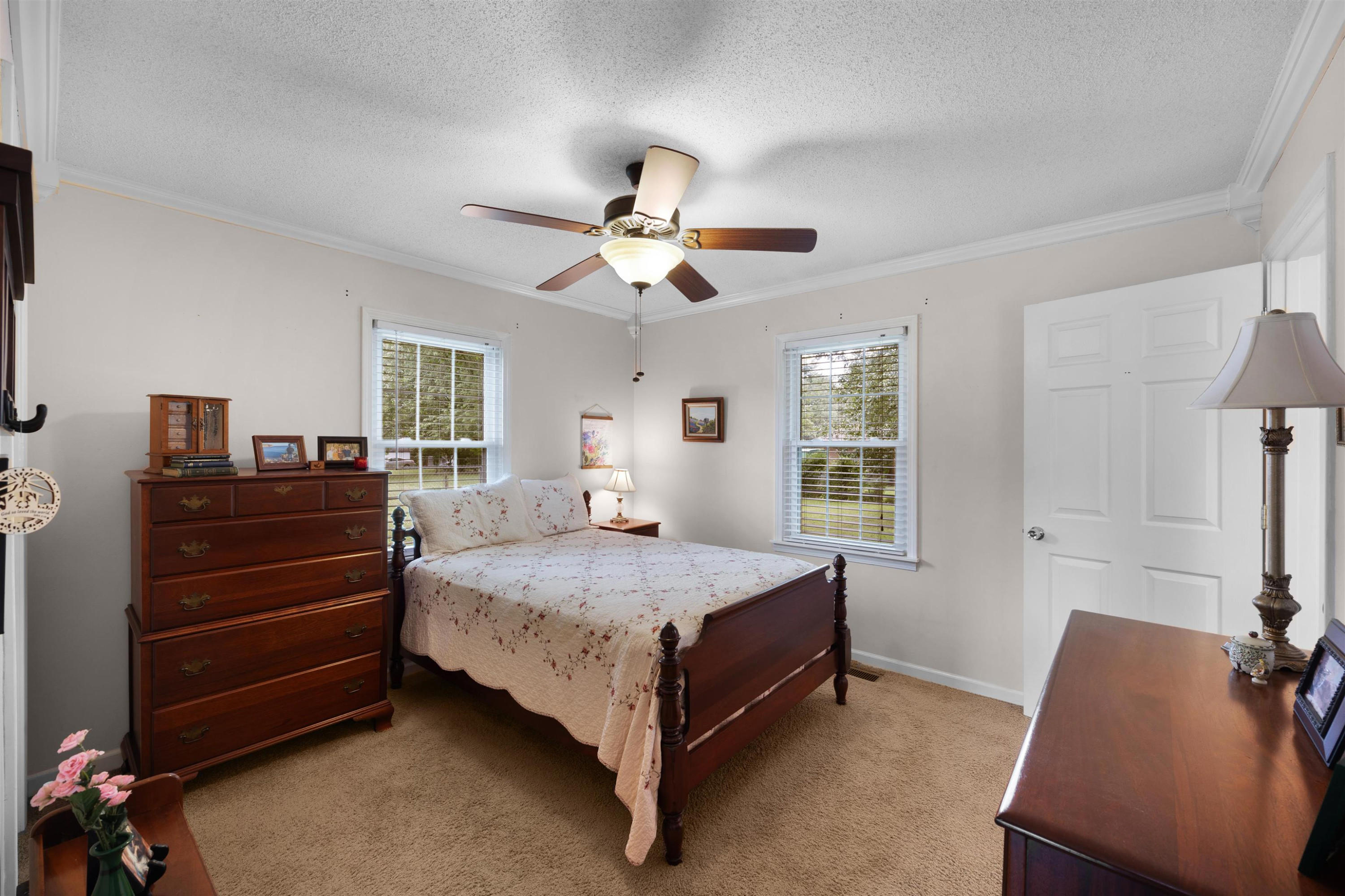 85 Twin Oaks Place
