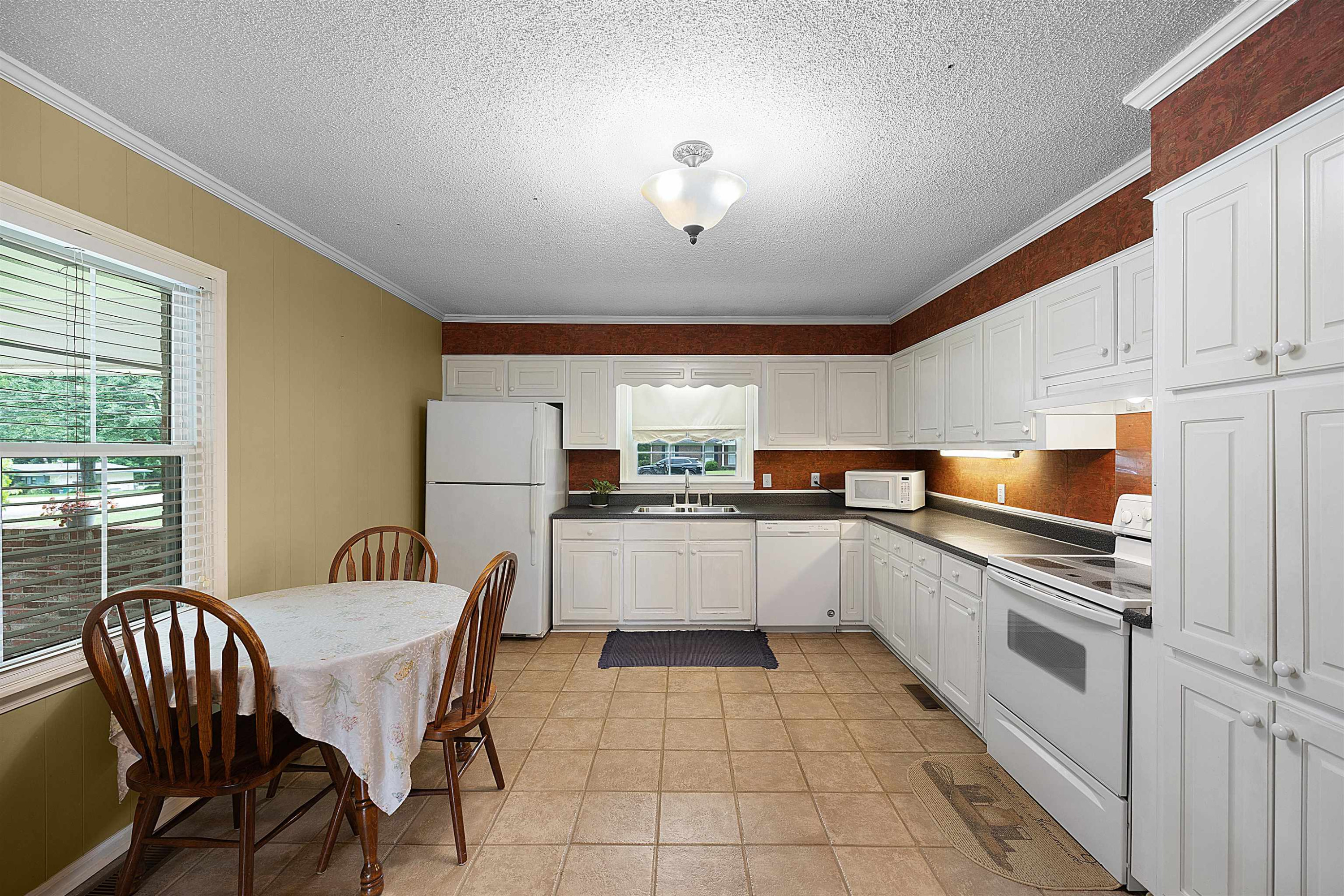 85 Twin Oaks Place